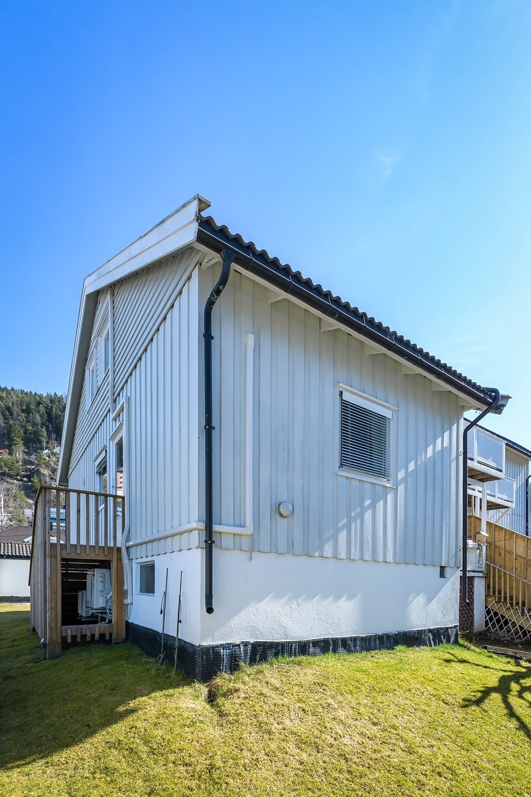 Her får man eneboligfølelsen med koselig felles hage! Galleribilde