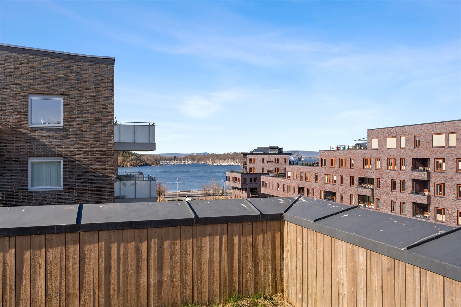 Her har du nydelig utsikt og fantastiske solforhold gjennom hele dagen. Galleribilde