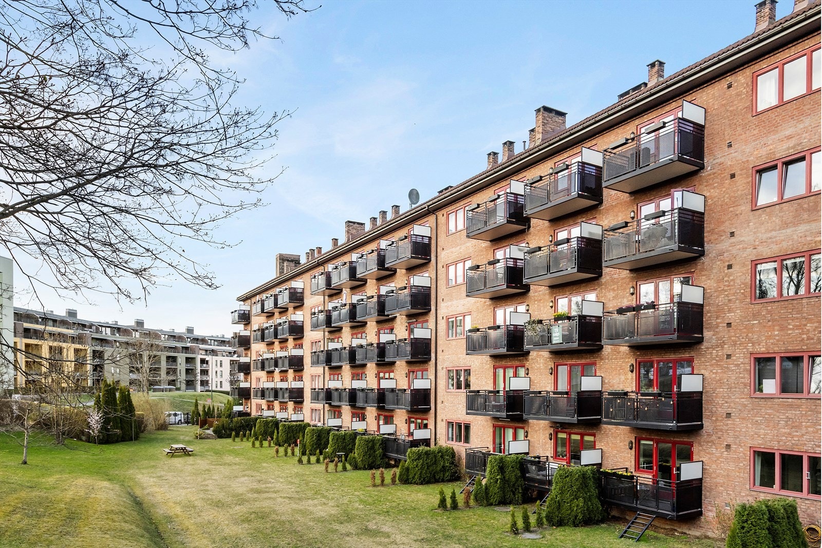 Borettslaget består av 355 andelsleiligheter fordelt på 7 blokker. Galleribilde