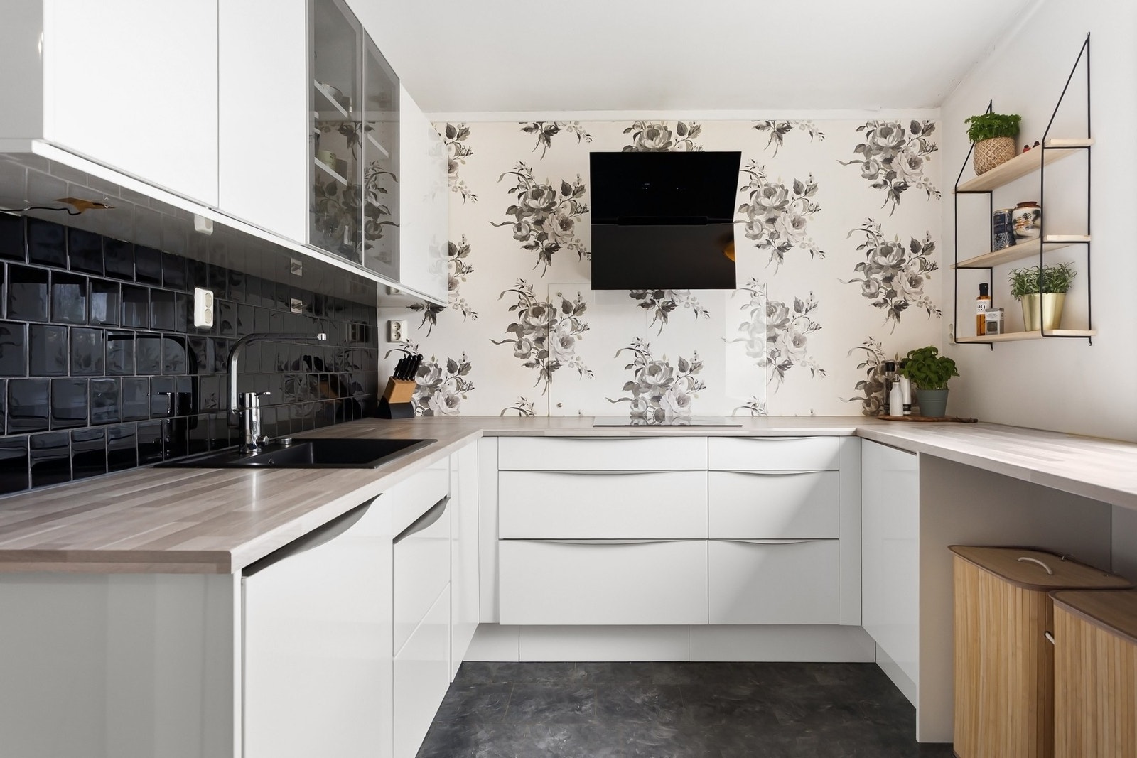 Moderne kjøkkeninnredning fra 2014. Galleribilde