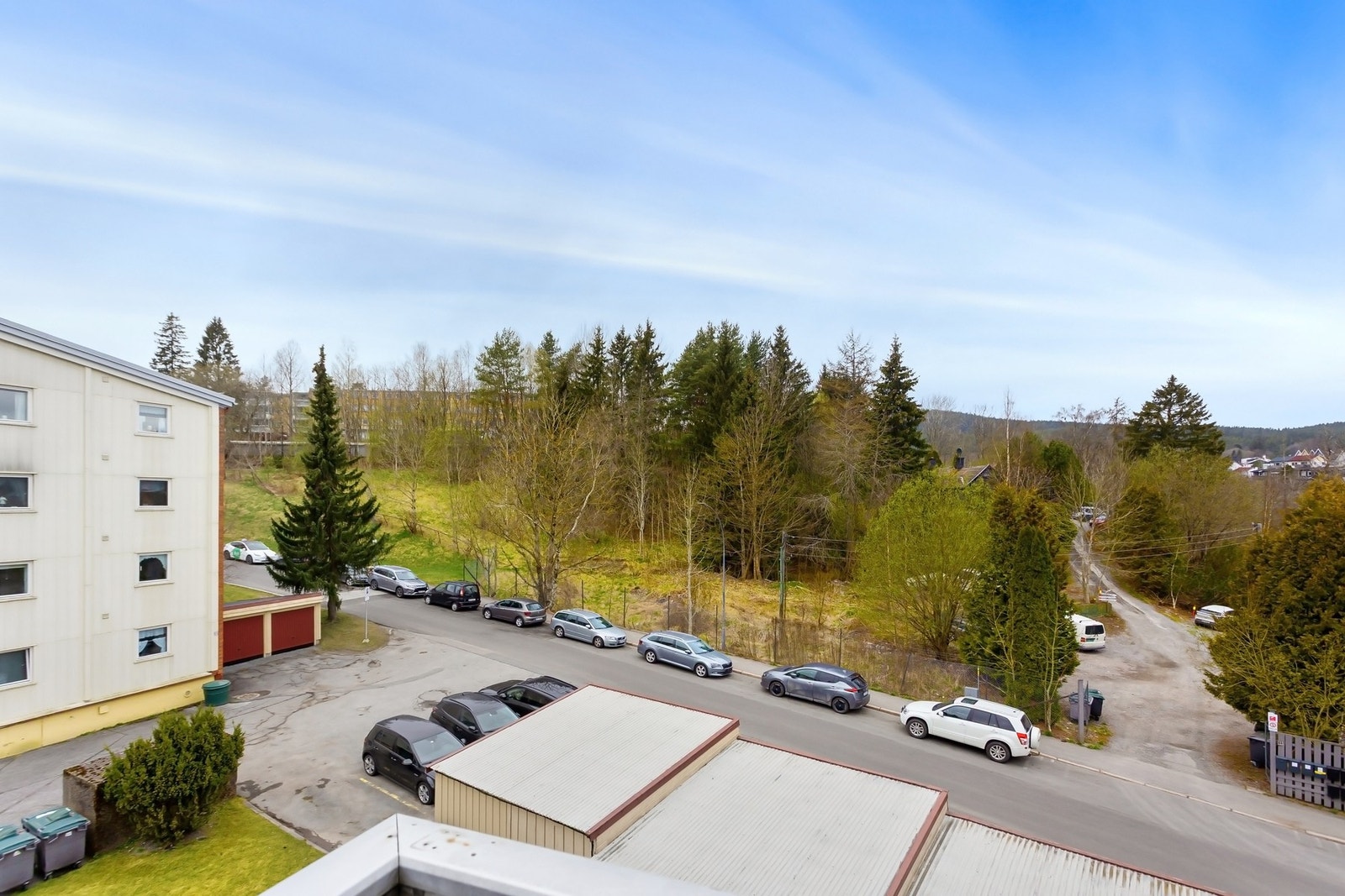 Mulighet for leie av parkeringsplass og garasjeplass etter ventelisteprinsippet. Galleribilde