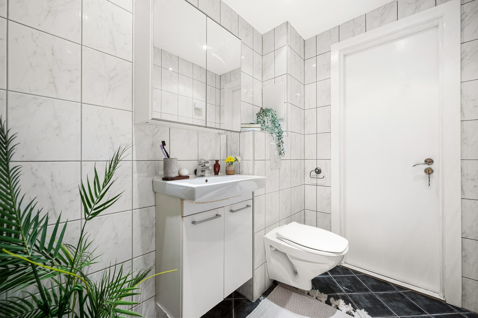 Varmtvann, fyring, kabel-tv og bredbånd er inkludert i felleskostnadene Galleribilde