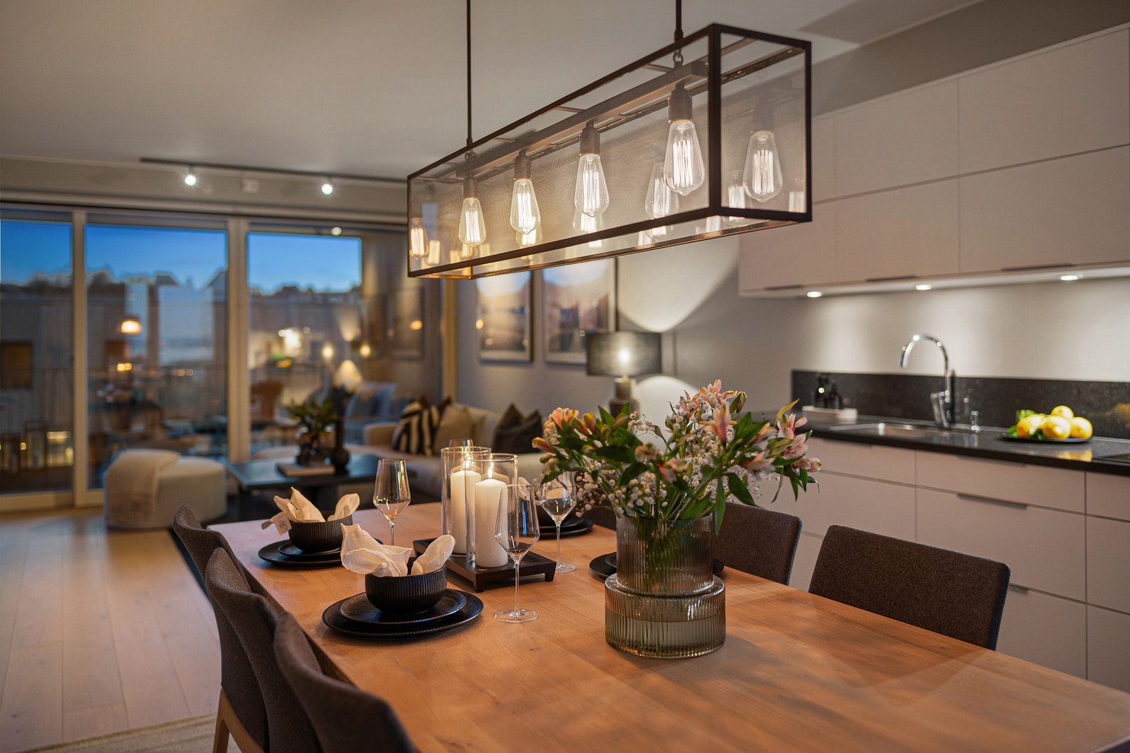 Leiligheten fremstår helt strøken og det levnes ingen tvil om at nåværende eier har tatt godt vare på den. Galleribilde