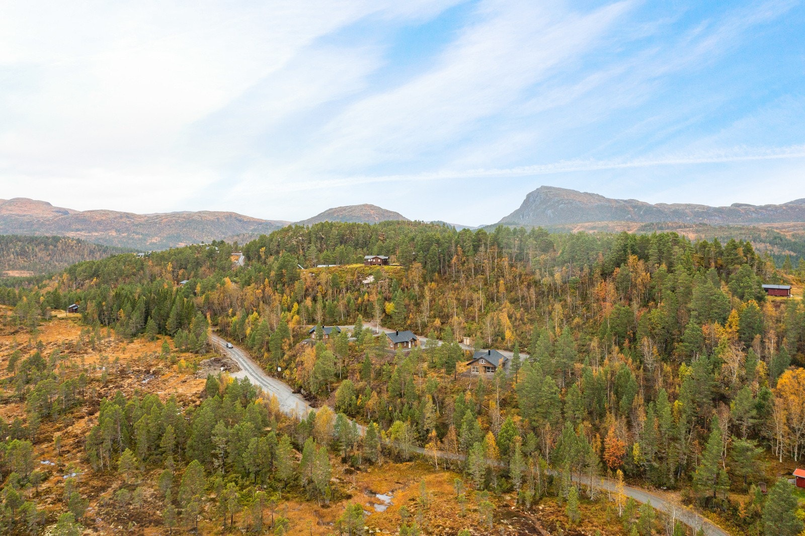 Da hytta er nyoppført og ikke tatt i bruk beregnes det kun dokumentavgift av tomteverdi (2,5% av kr 150.000,-). Galleribilde