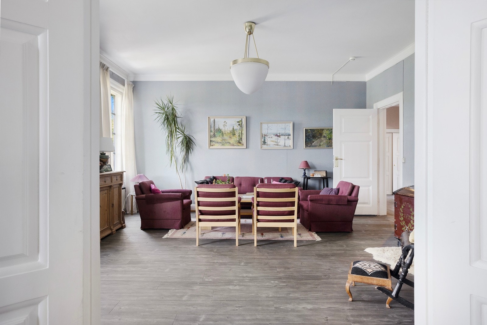 Boligen har store og luftige rom. Galleribilde