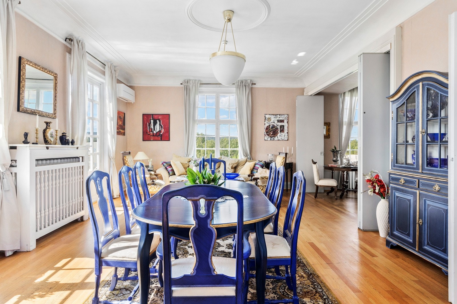 Spisestuen i andre etasje. Galleribilde