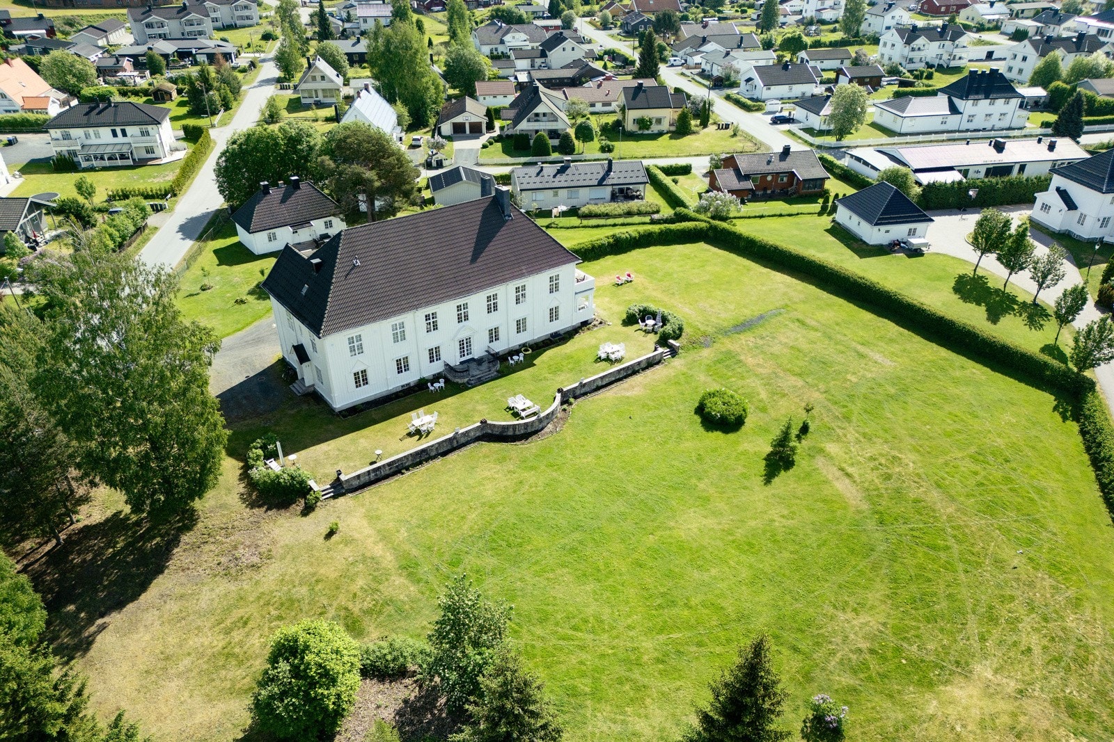 Byggingen av Generalgården startet i juni 1916 og ble fullført nøyaktig ett år senere. Galleribilde