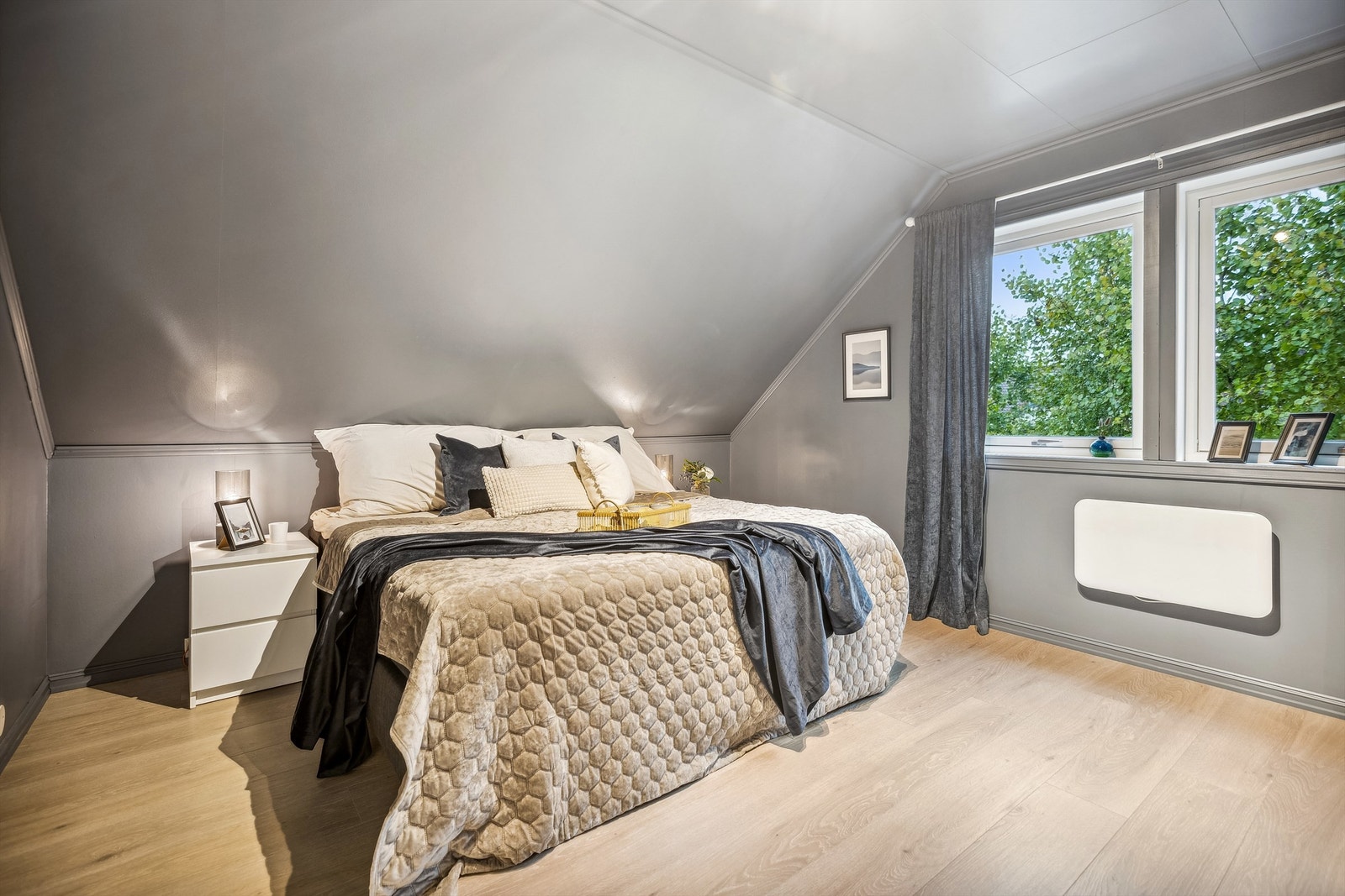 Boligens hovedsoverom ligger i 1.etasje Galleribilde