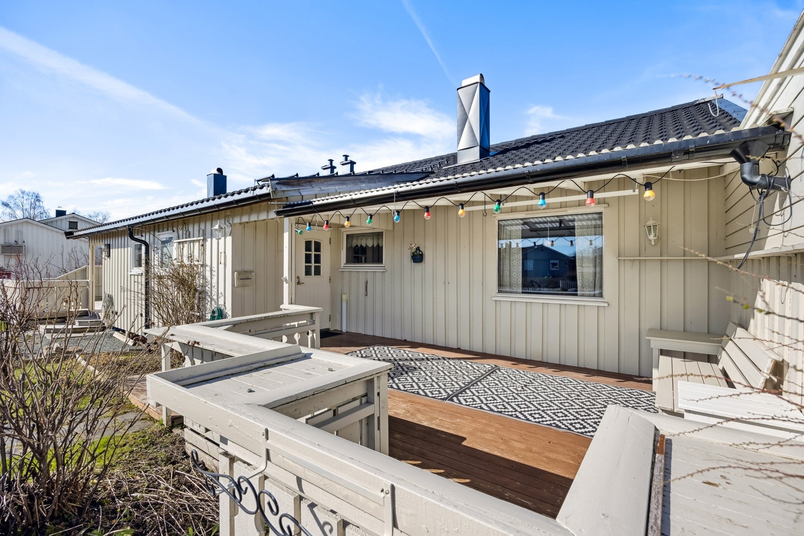 Terrassen ved inngangspartiet måler hele 19 kvm., og har mange bruksmuligheter. Galleribilde