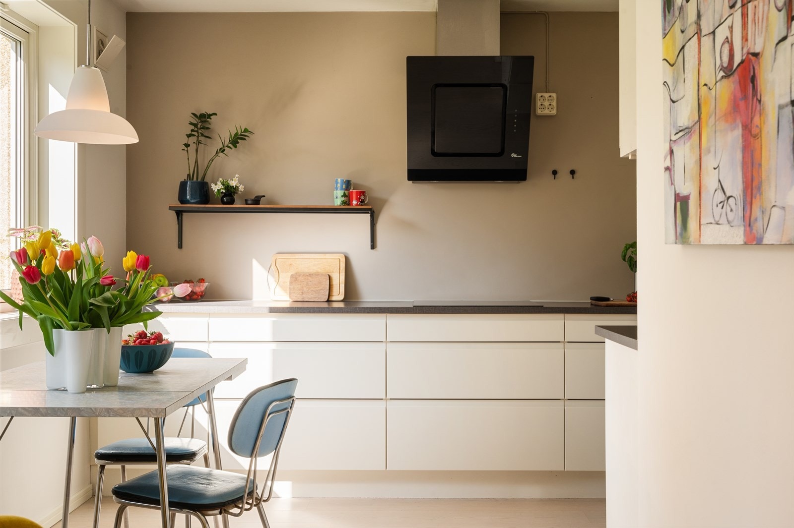 Stort stilrent kvalitetens kjøkken fra HTH. Galleribilde