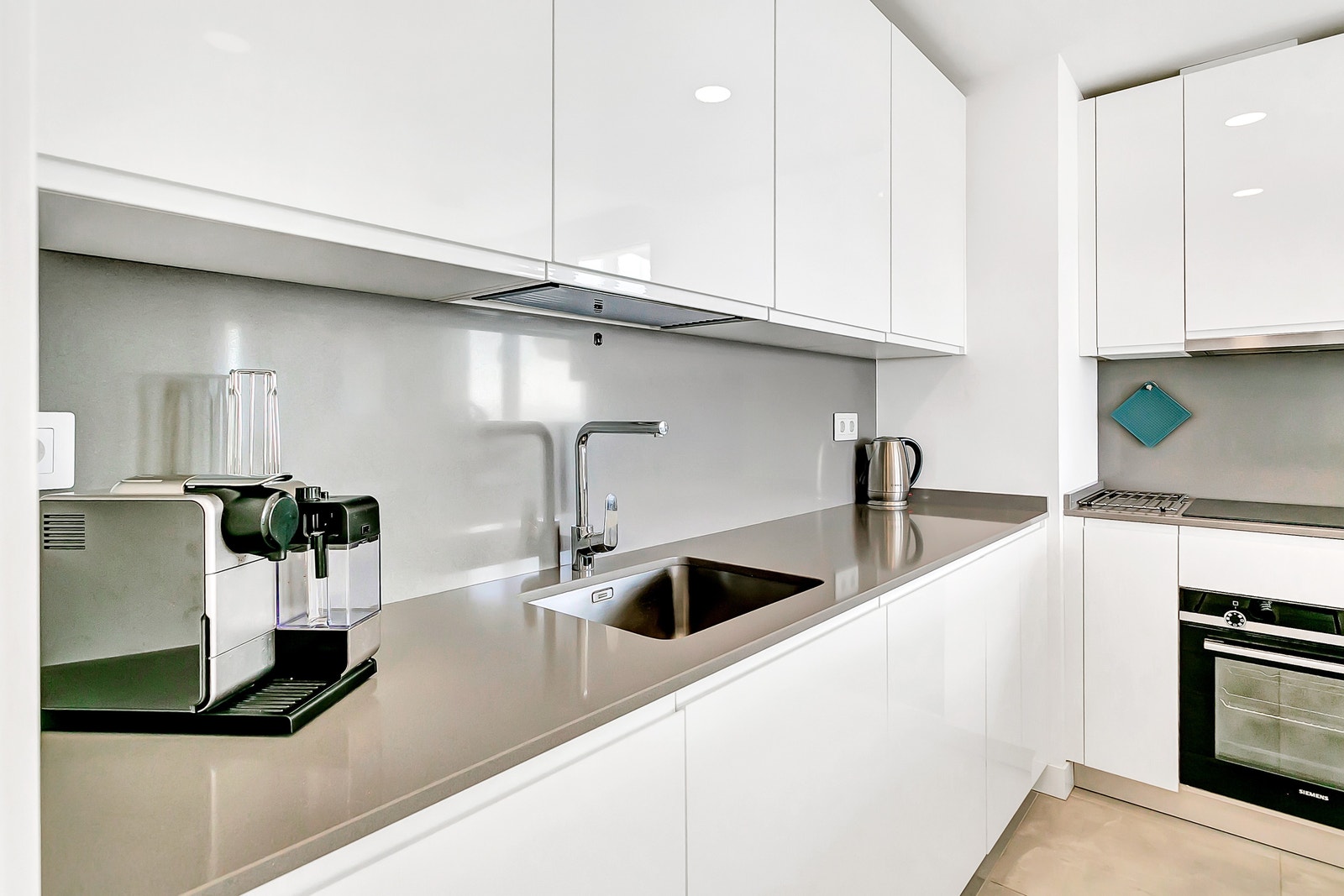 Alt er inkludert på kjøkkenet. Galleribilde