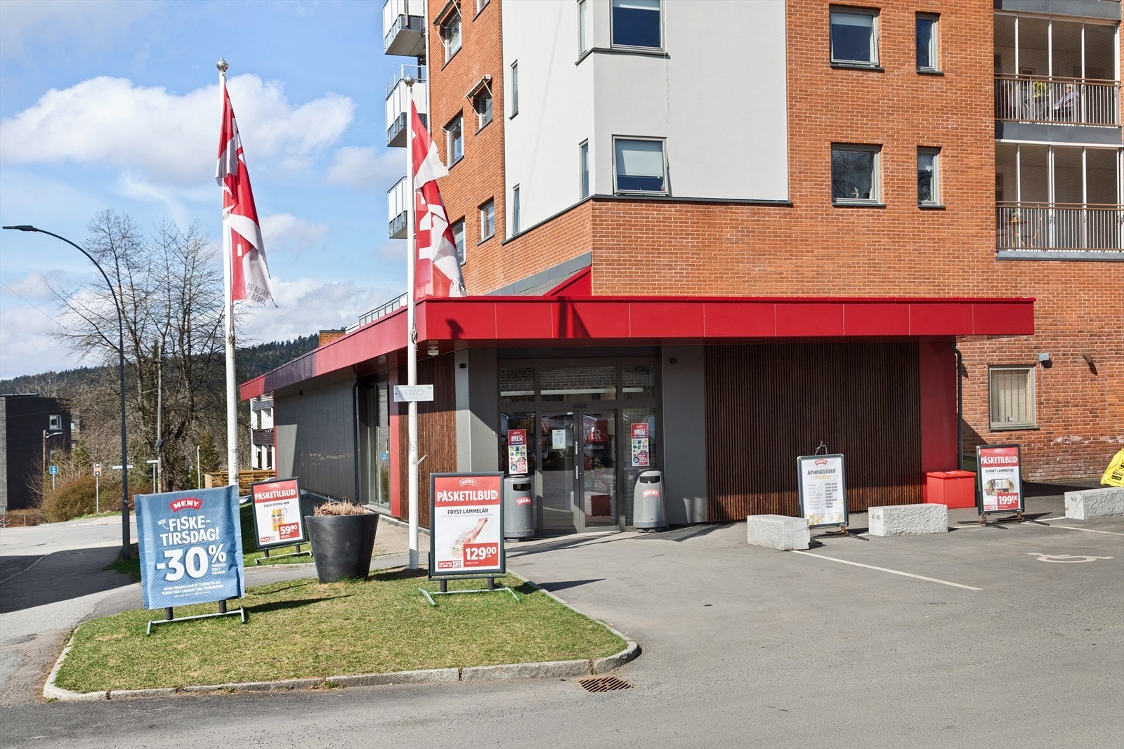 Meny ligger få meter unna leiligheten. Galleribilde