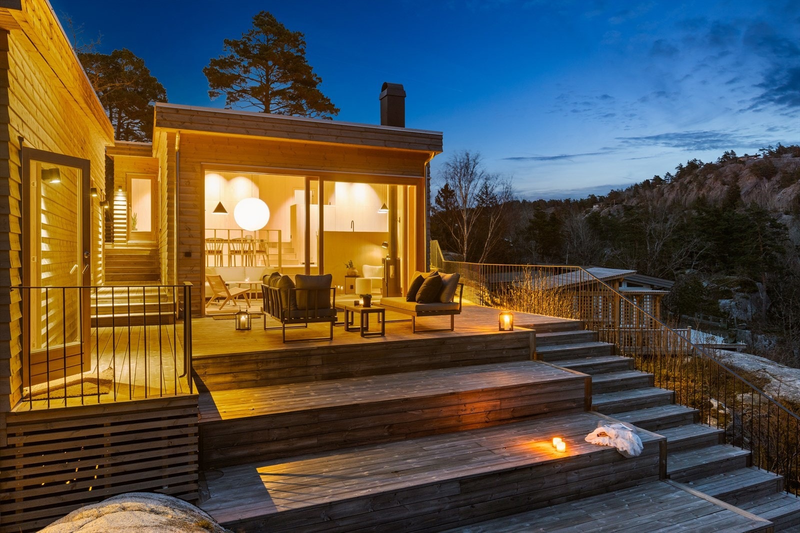 Terrassene er pent tilpasset terrenget Galleribilde