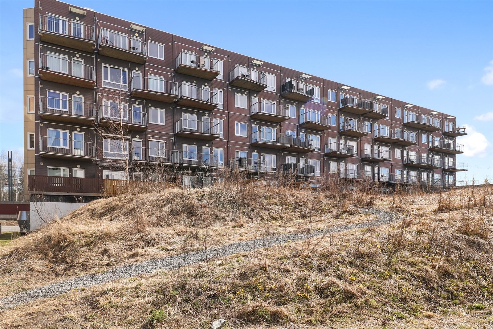 Åråssvingen 9 - kun et "steinkast" fra Lillestrøm by Galleribilde