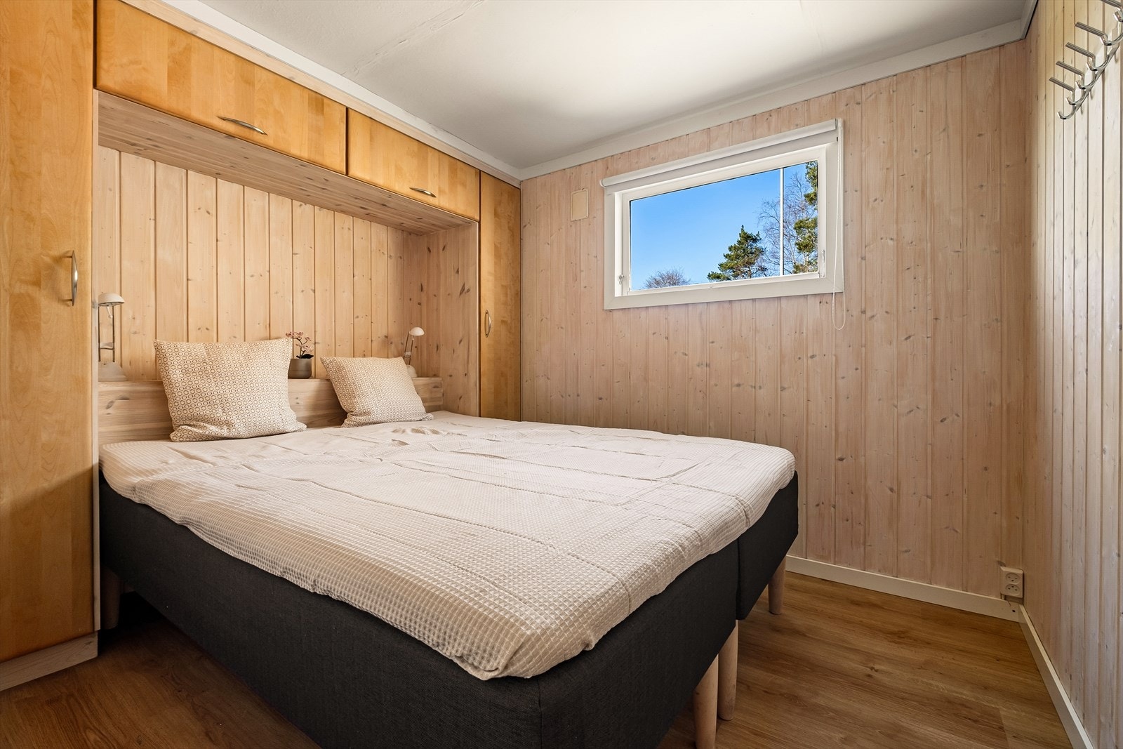 Hovedsoverommet har god plass til dobbeltseng og annen ønsket møblering Galleribilde