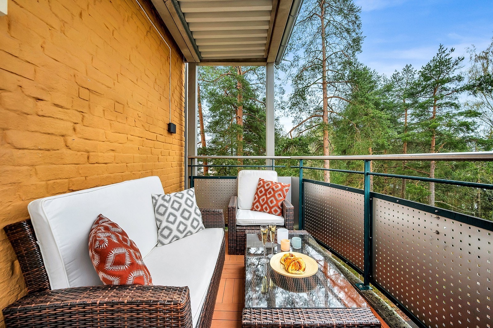 God plass til utemøbler og grill. Galleribilde