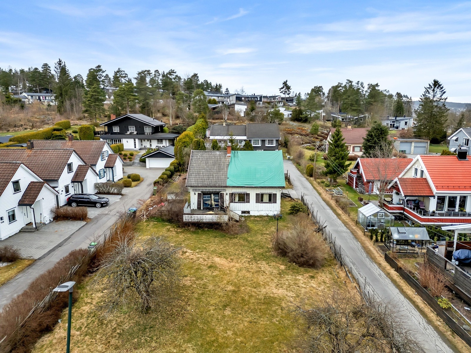 Magnus Grasmo og Christian Halvorsen i EIE eiendomsmegling presenterer Gamleveien 134A. Galleribilde
