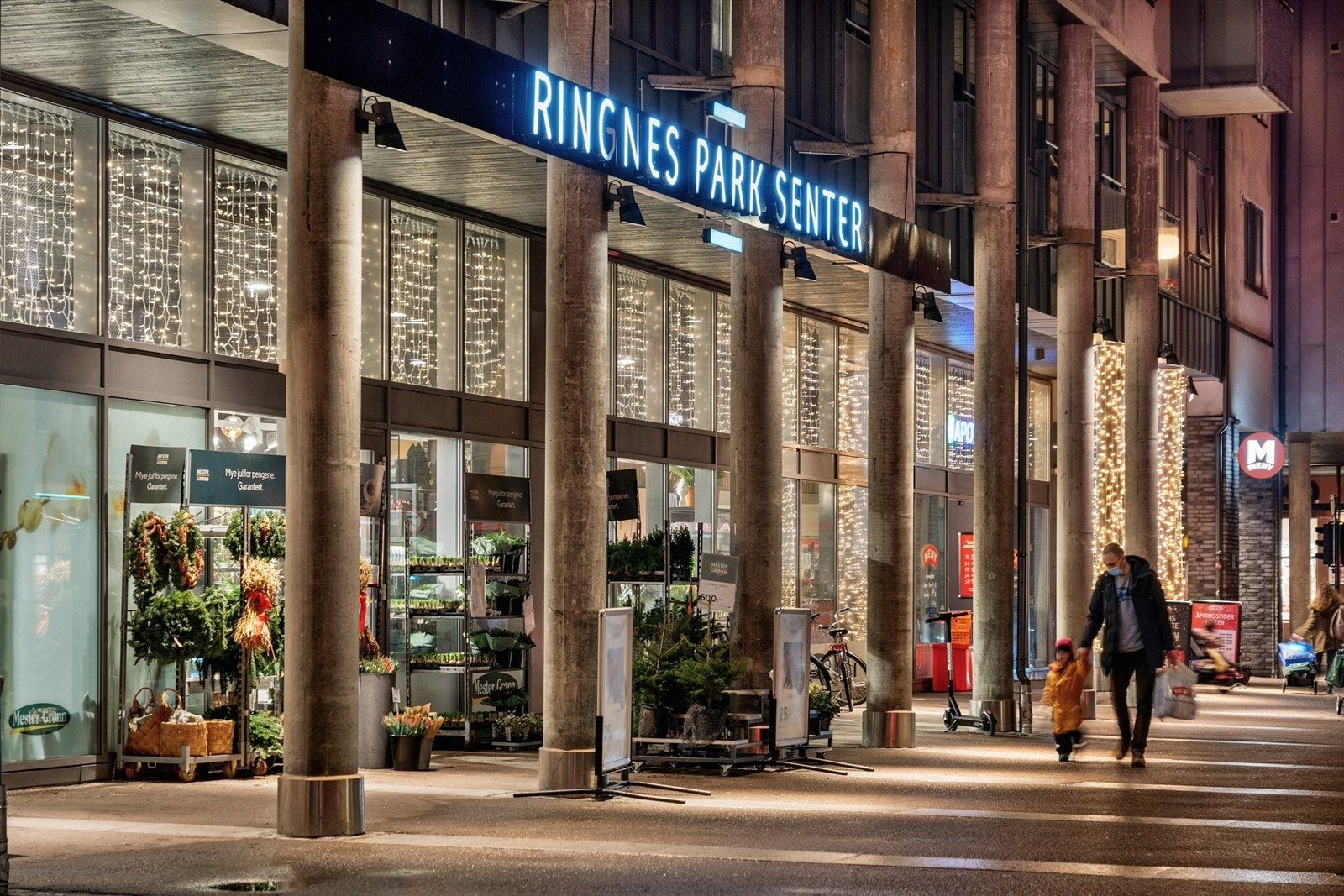 Nærområdet byr ellers på et godt utvalg av dagligvareforretninger med blant annet Kiwi, Coop og Meny. Ringnes Park med butikker og kino ligger få kvartaler unna. Her finner du også SATS treningssenter. Galleribilde