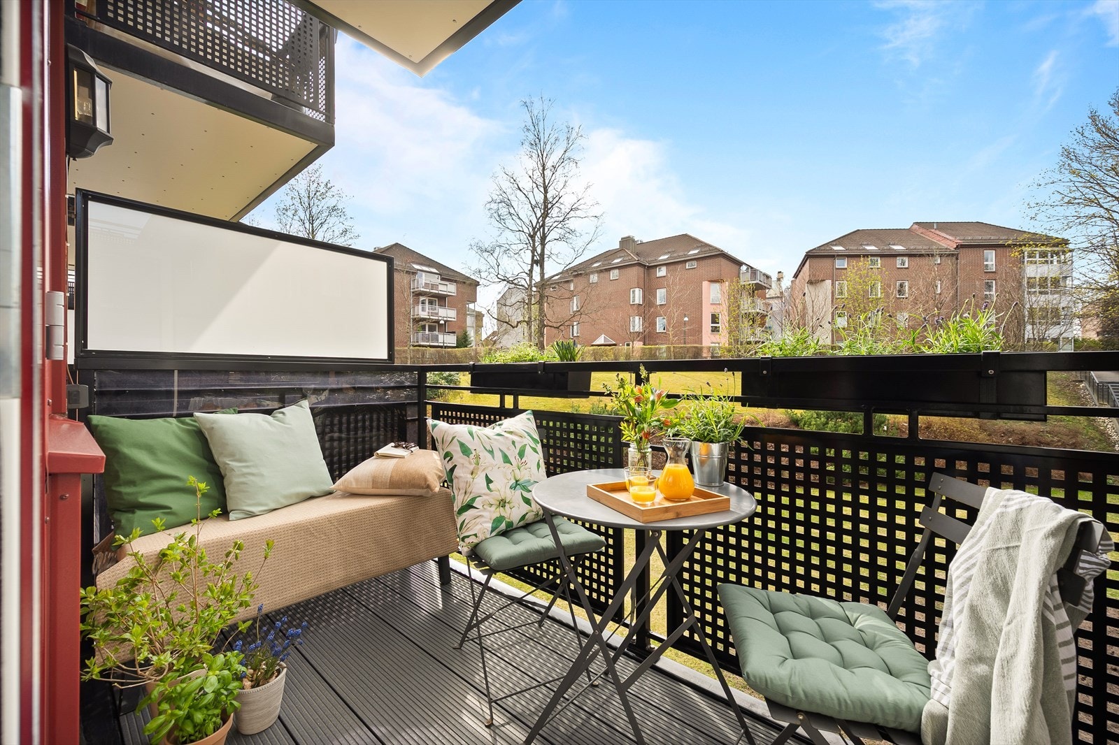 Fra stuen er det utgang til en flott balkong på ca. 4 kvm. Galleribilde