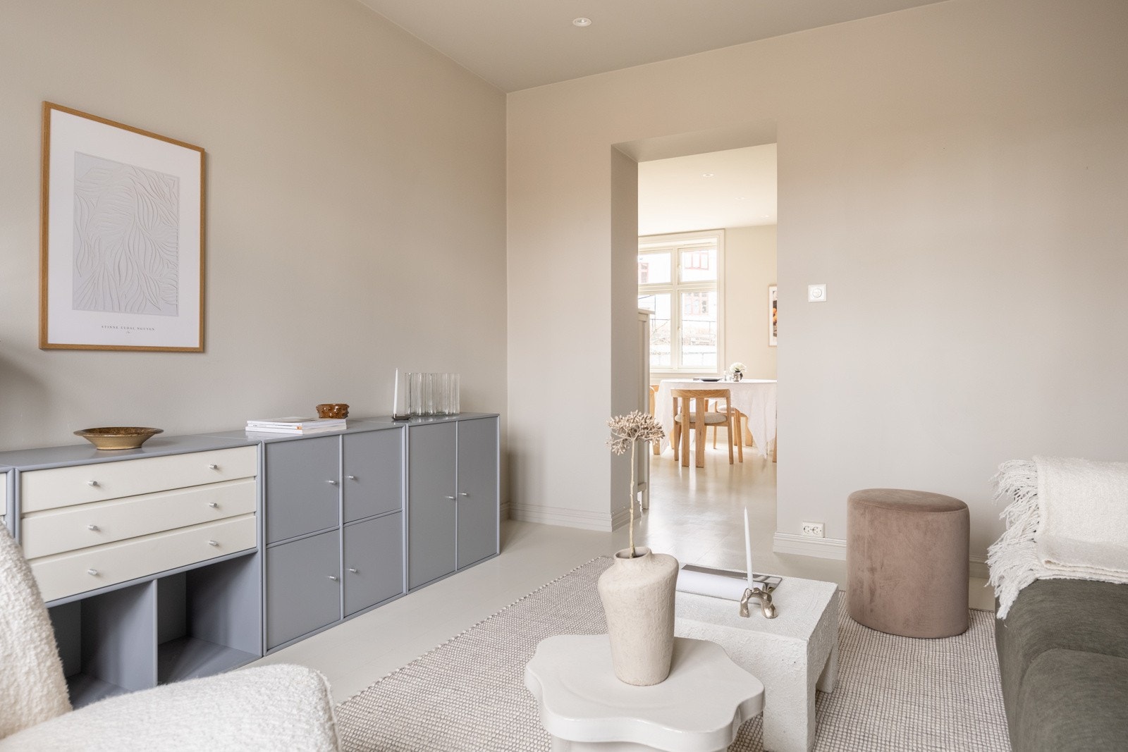 Stuen kan enkelt innredes med ønskelige møblementer. Galleribilde