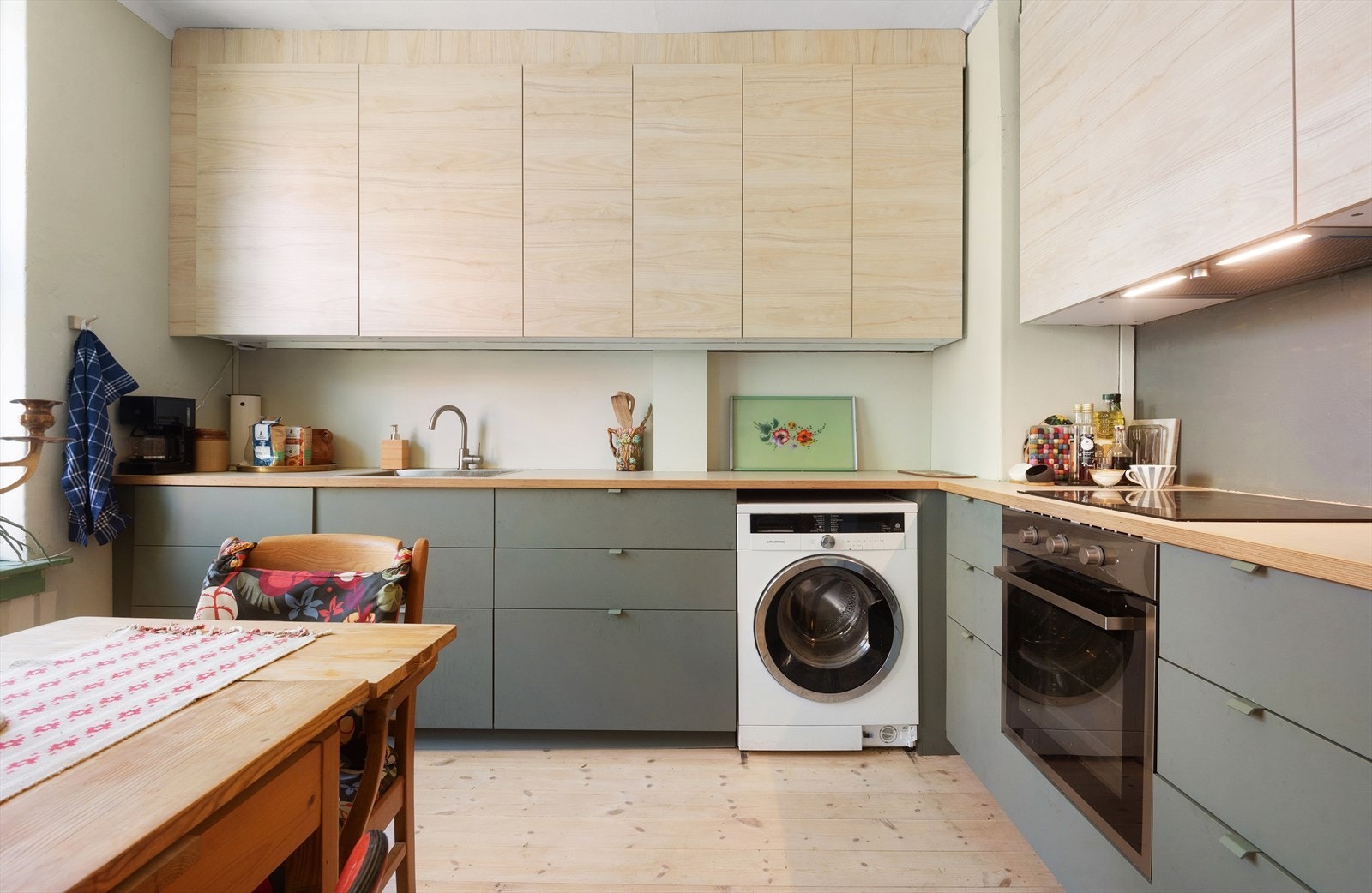 Godt med både skap og benkeplass Galleribilde