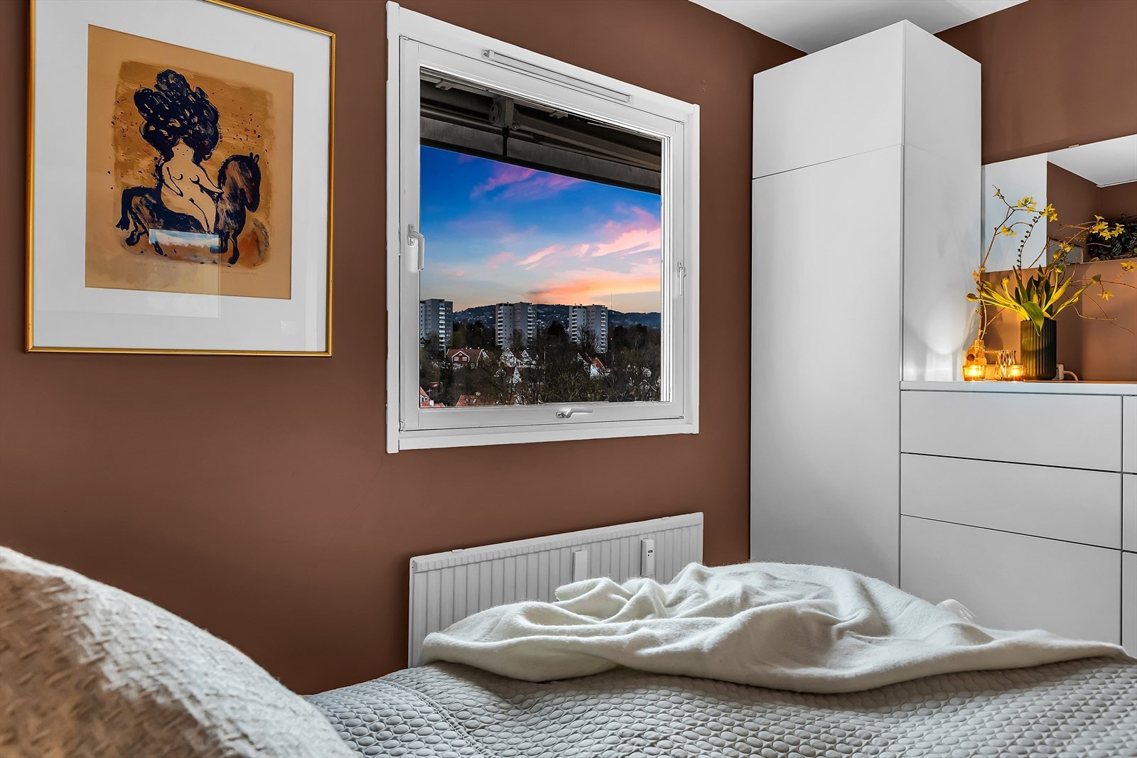 Soverommet ble nymalt i 2023 i en behagelig og tidløs farge Galleribilde