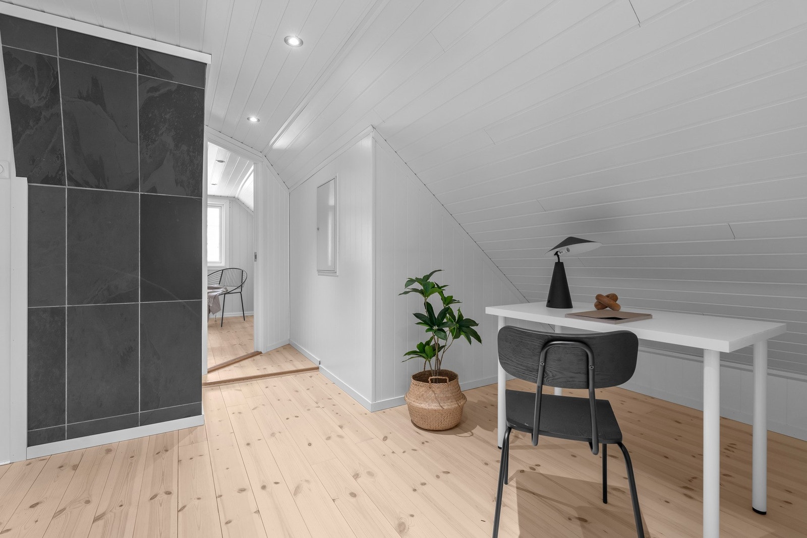 mellomgang / Loftstue Galleribilde
