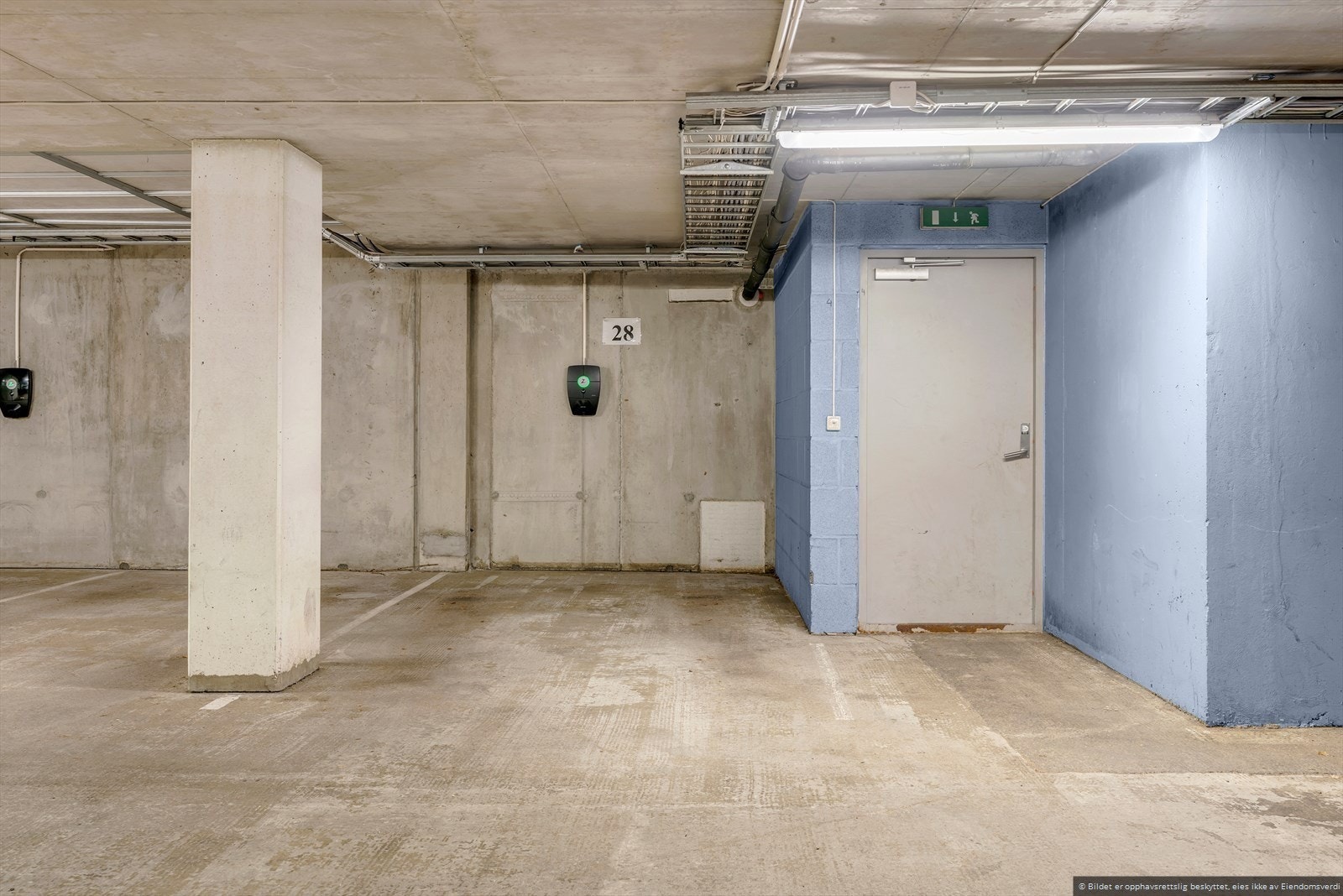 Garasjeplass med el- lader medfølger Galleribilde