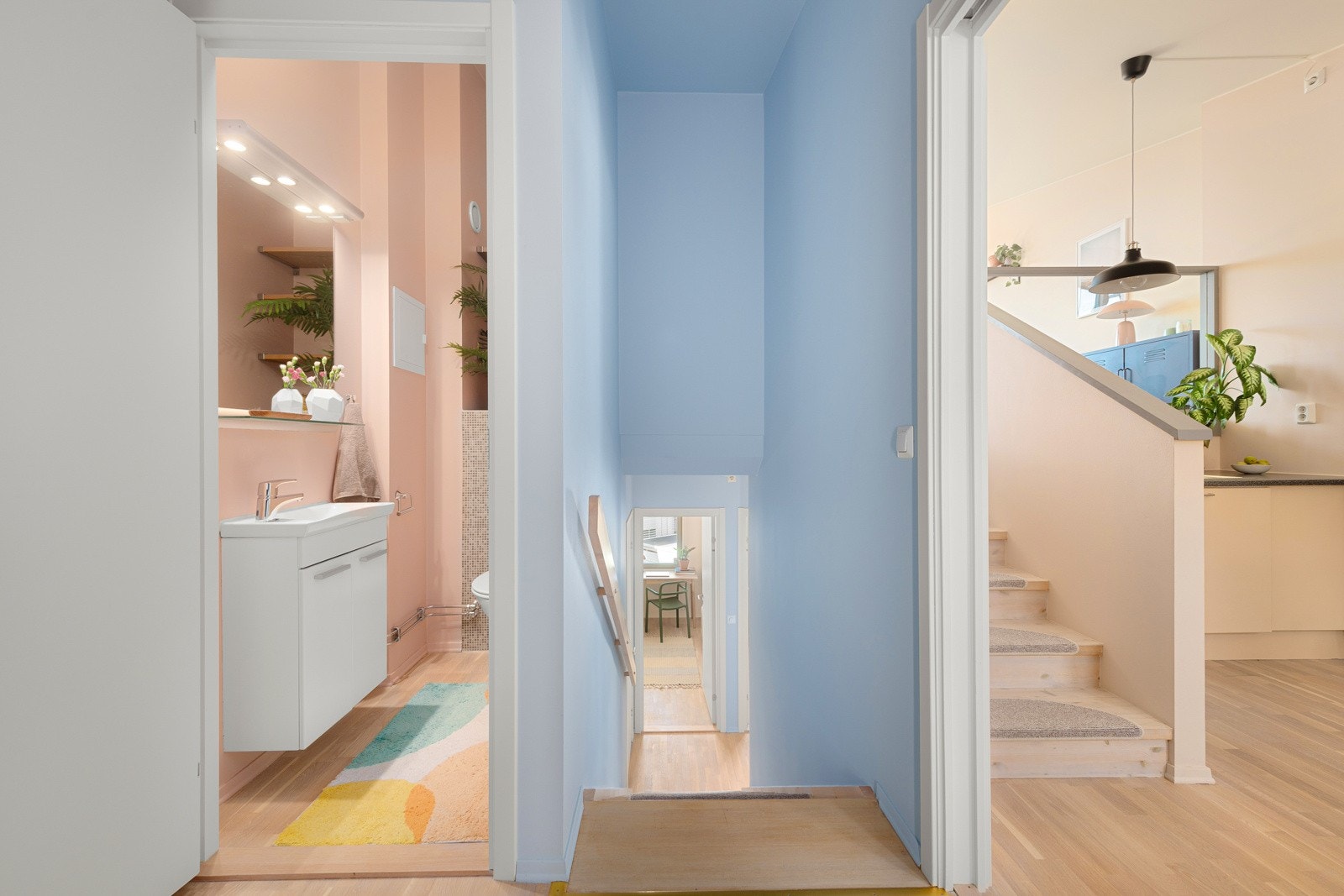 Trapperom til nedre plan Galleribilde