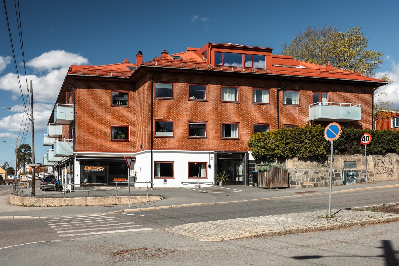 Sameiet består av 17 seksjoner. Galleribilde