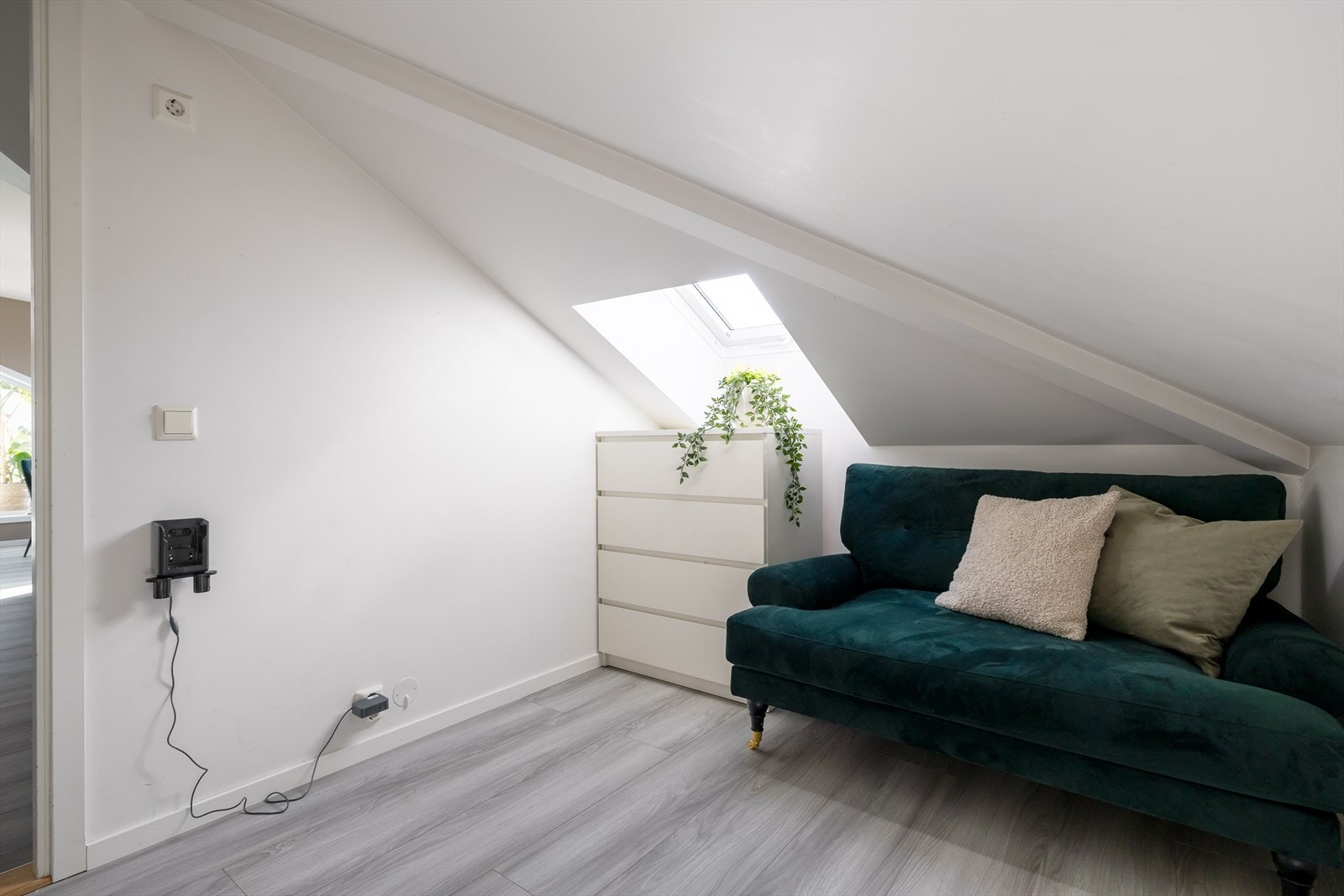 Meget praktisk innredet rom, som f.eks. kan brukes til ytterligere oppbevaring Galleribilde