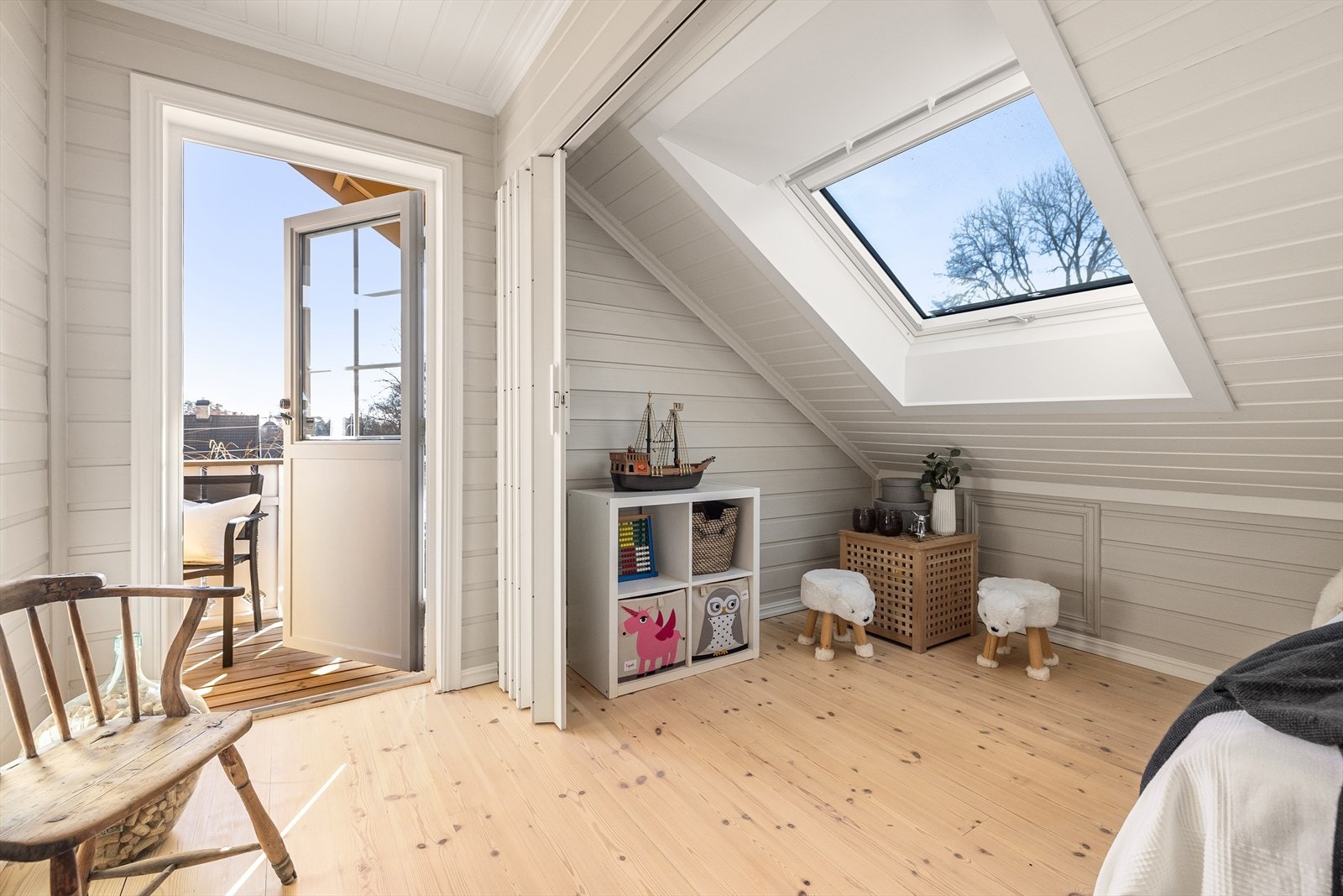 Soverom nr. 3 har godt med plass til seng, kommode eller skrivepult. Galleribilde