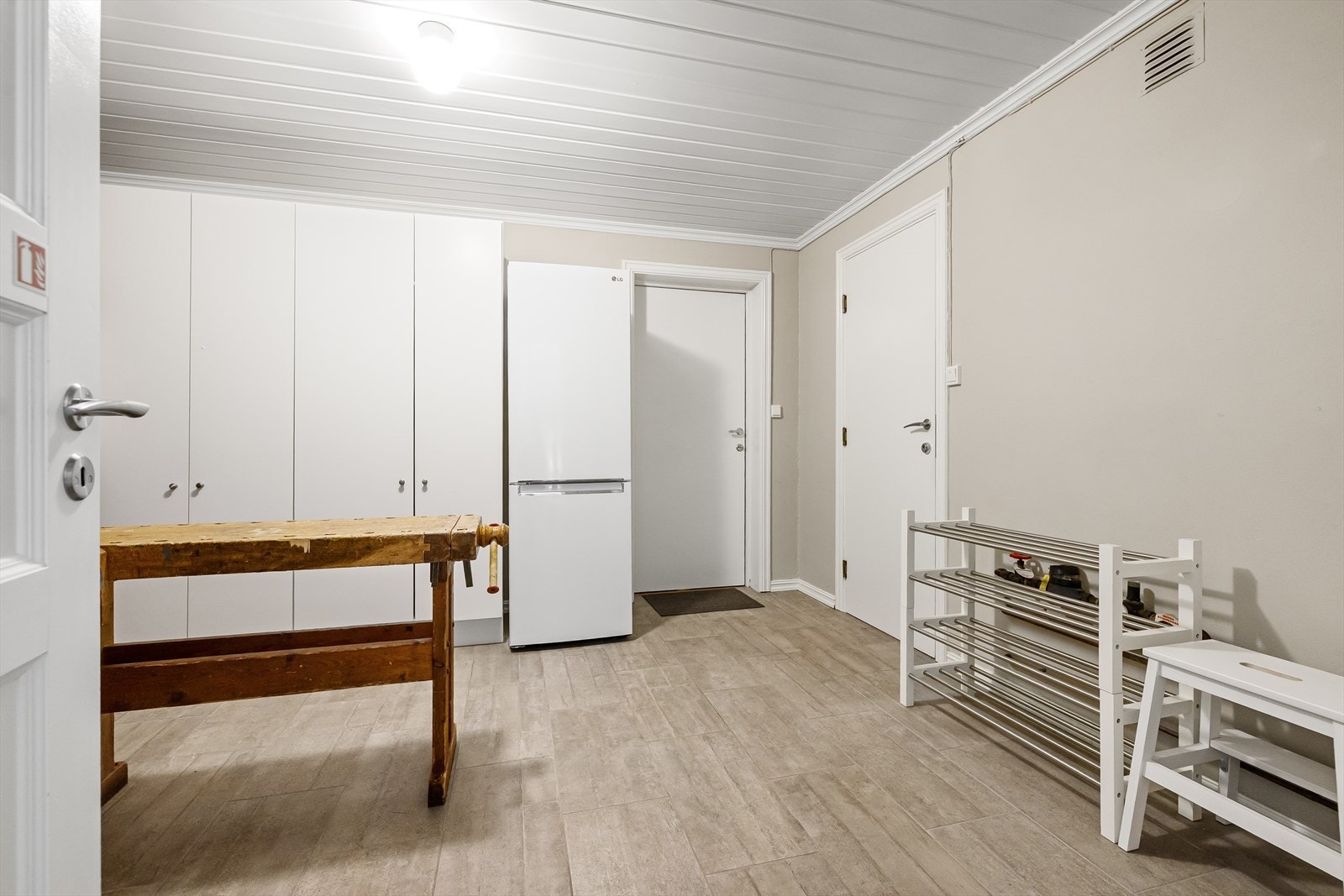 Sportsboden gir ytterligere oppbevaringsmuligheter. Galleribilde