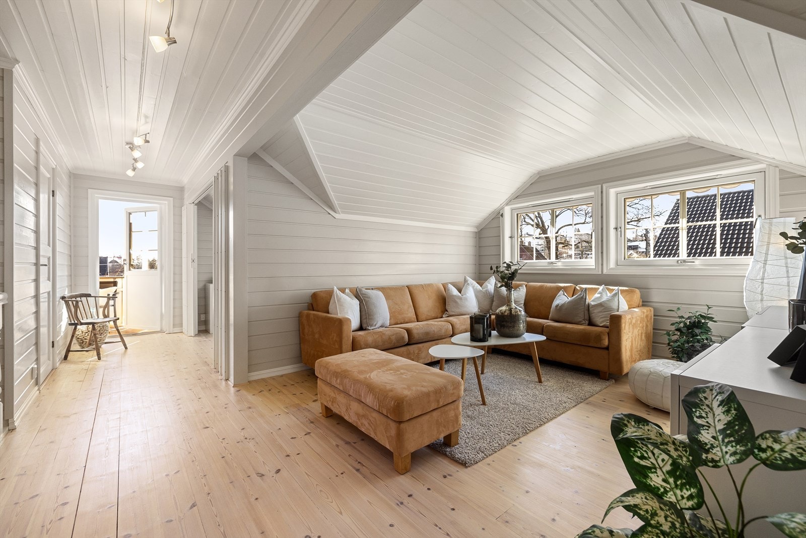 Her er det god plass til sofagruppe, bokhyller m.m. Galleribilde