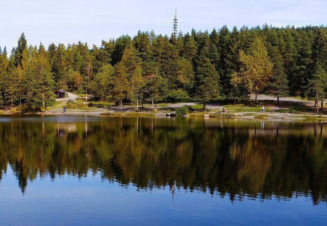 Området er kjent for sin nærhet til marka og badevann som her "Badedammen" Galleribilde