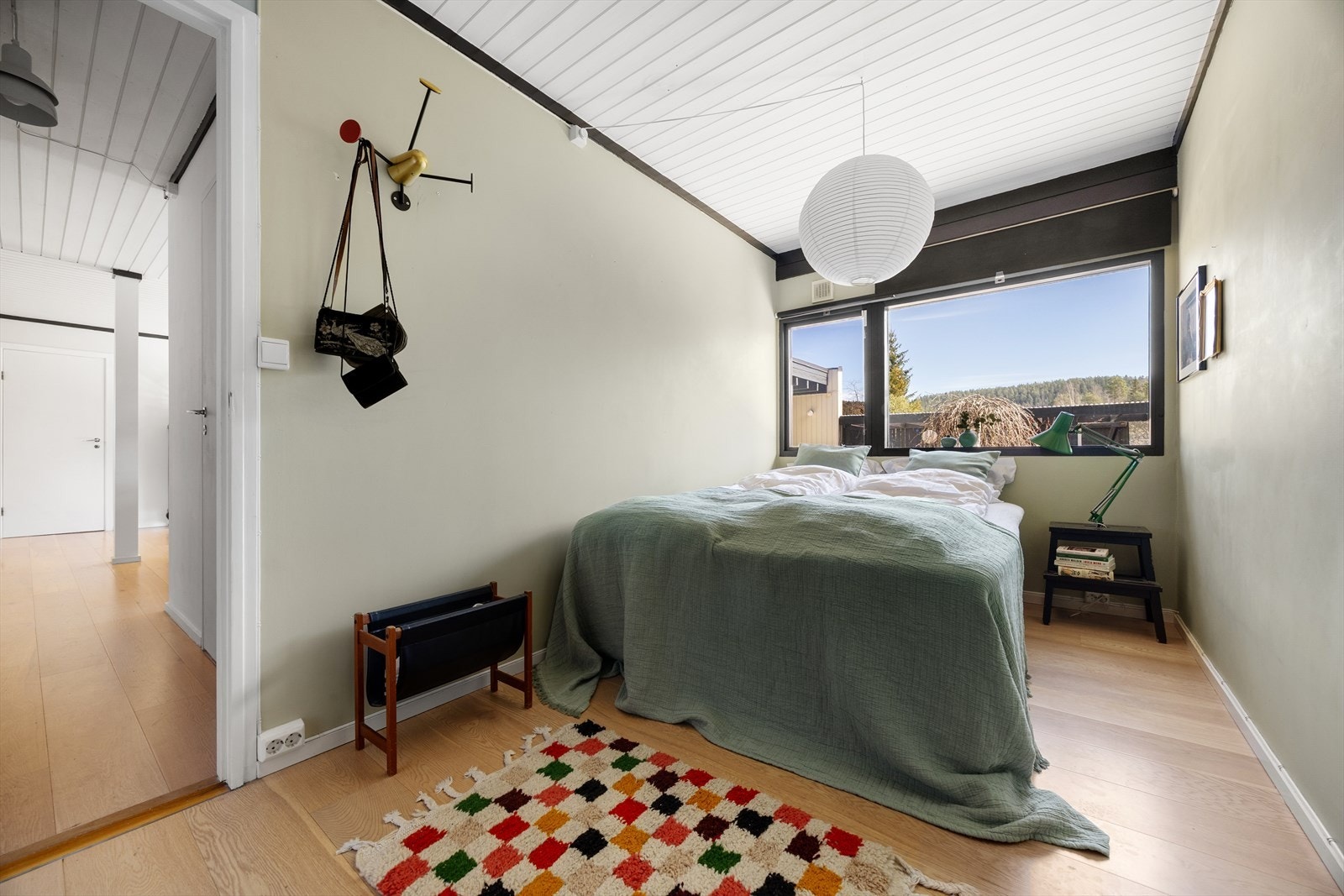 Tredje soverom i 1. etasje, her god plass til stor seng Galleribilde