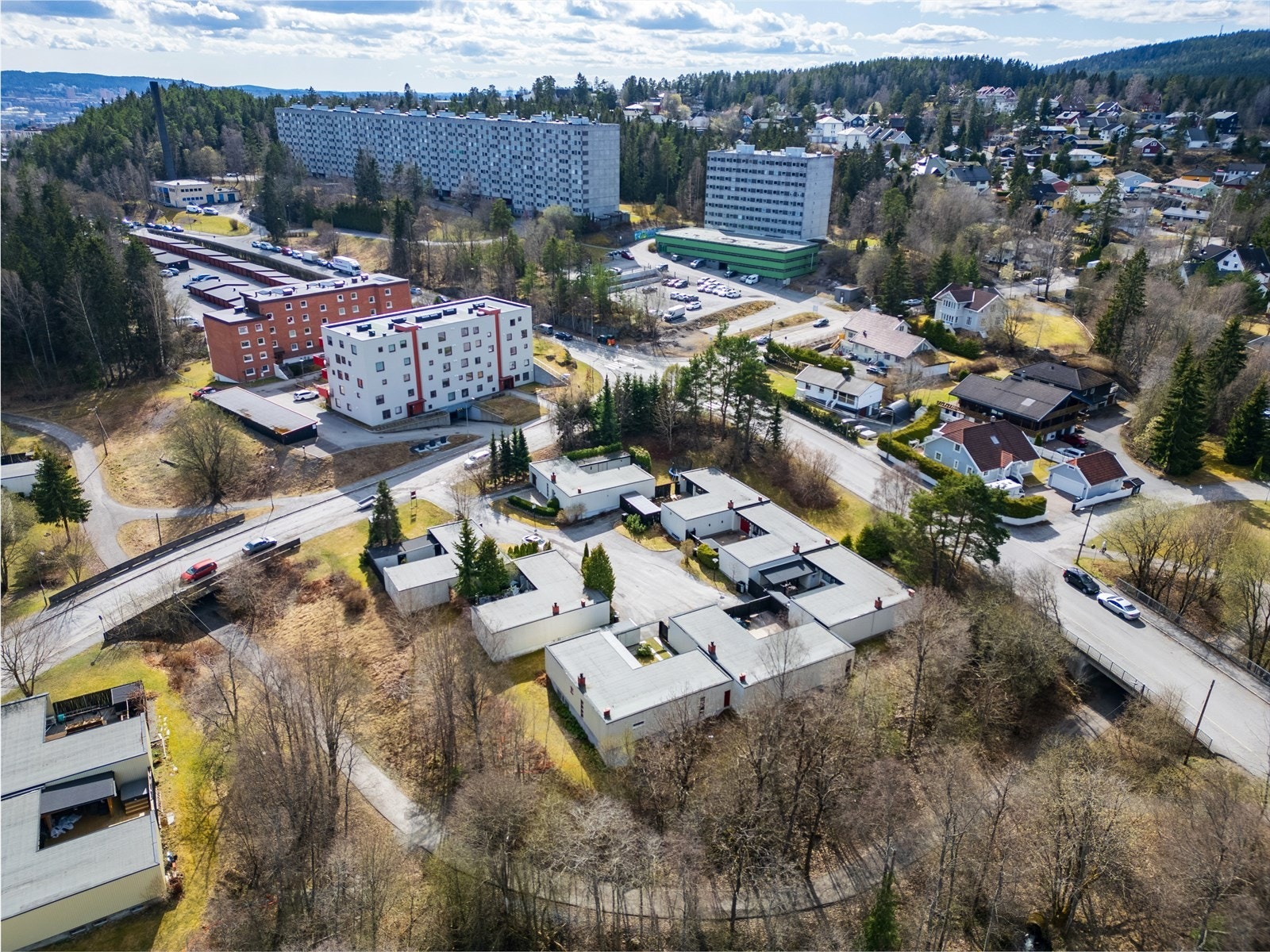 Alunsjø borettslag består av 235 atriumhus. Galleribilde