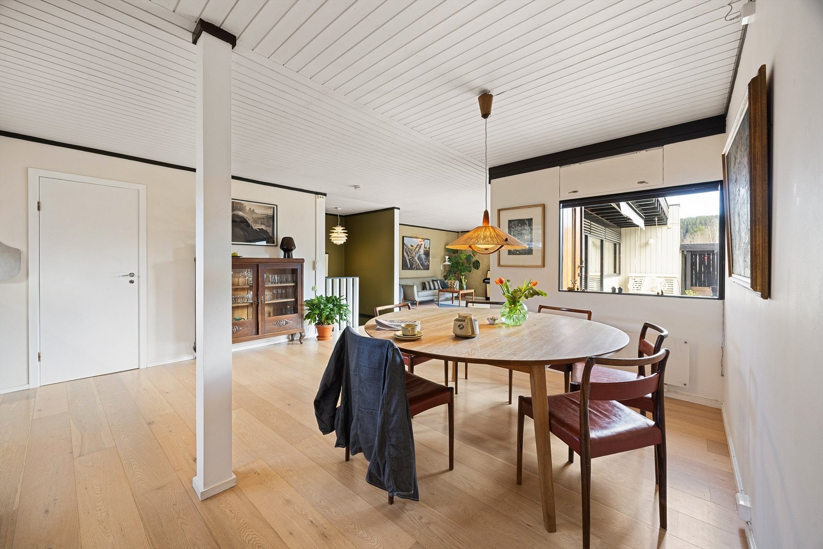 Som en andelsleilighet har borettslaget mye av vedlikeholdsansvaret da det gjelder tak, grunnmur, fasade mm. Galleribilde