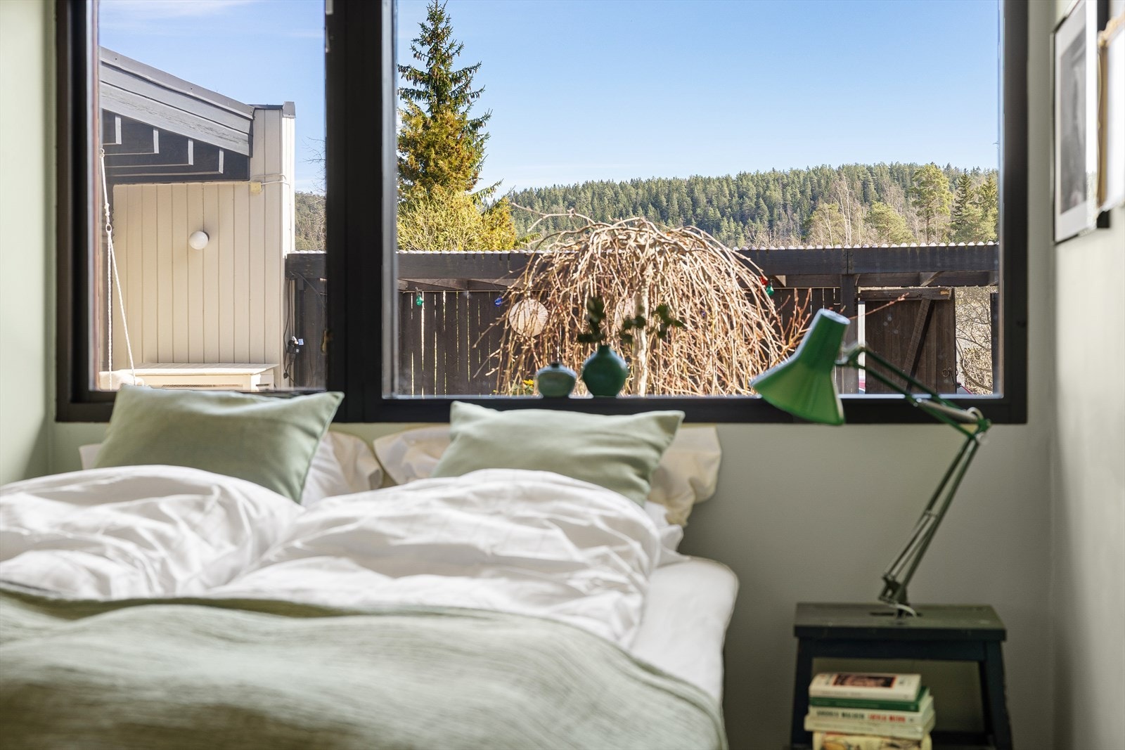 Det er stille og rolig i atriummet, vindu byttet 2019 Galleribilde