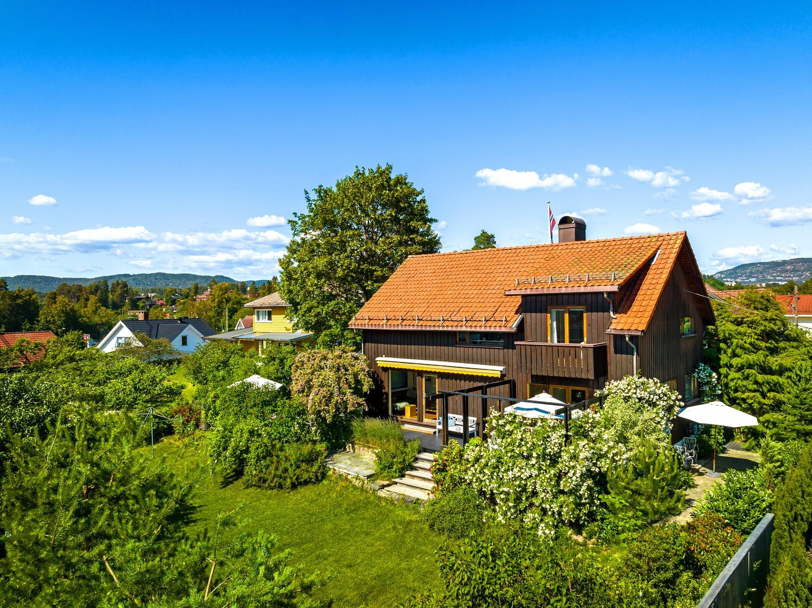 Velkommen til villa Fagerhøi - Romslig enebolig i stille blindvei med herlige solforhold Galleribilde