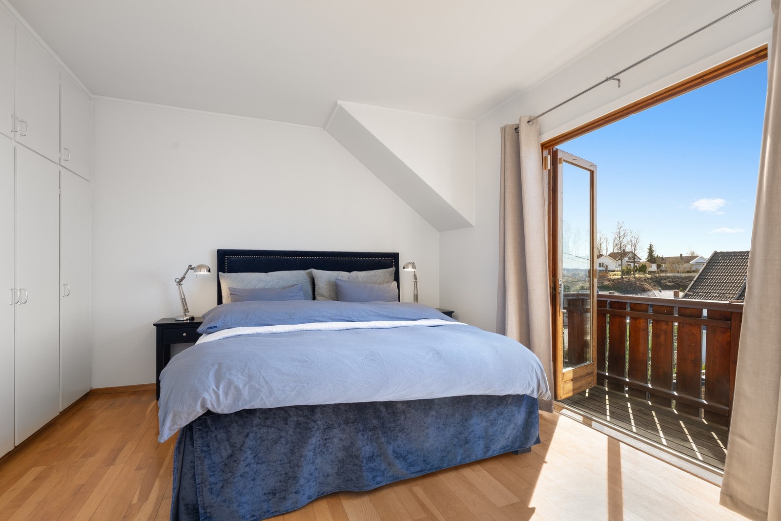 Hovedsoverom med luftebalkong Galleribilde