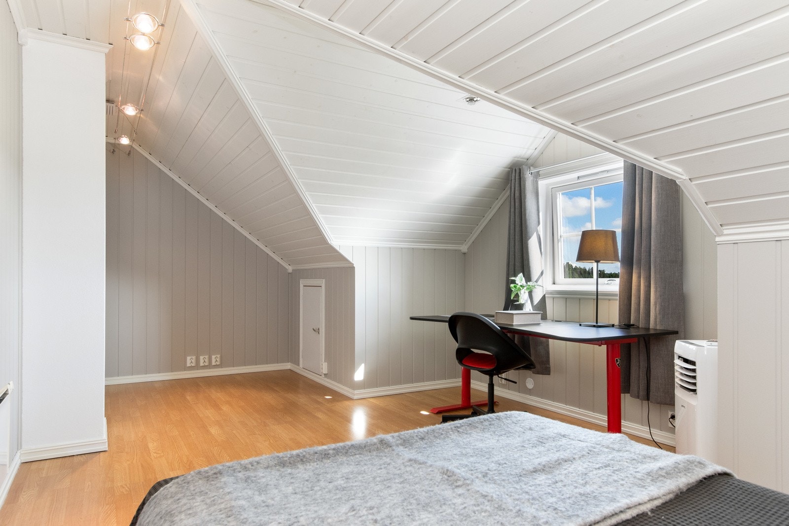 Samtlige rom har godt med plass til garderobeløsning. Galleribilde