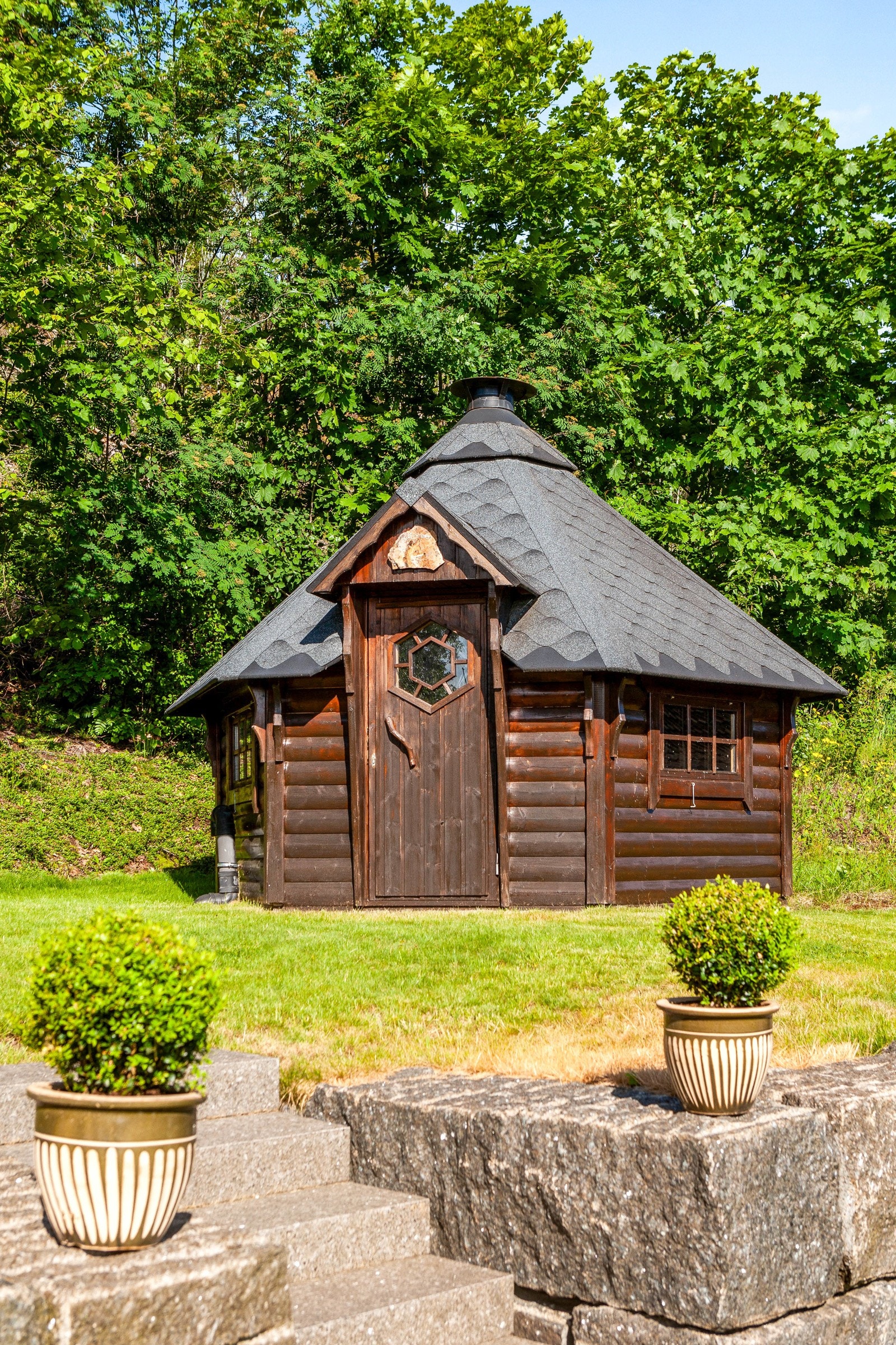 Det finnes også en koselig grillhytte som er perfekt for sene sommerkvelder og samlinger rundt bålet. Galleribilde