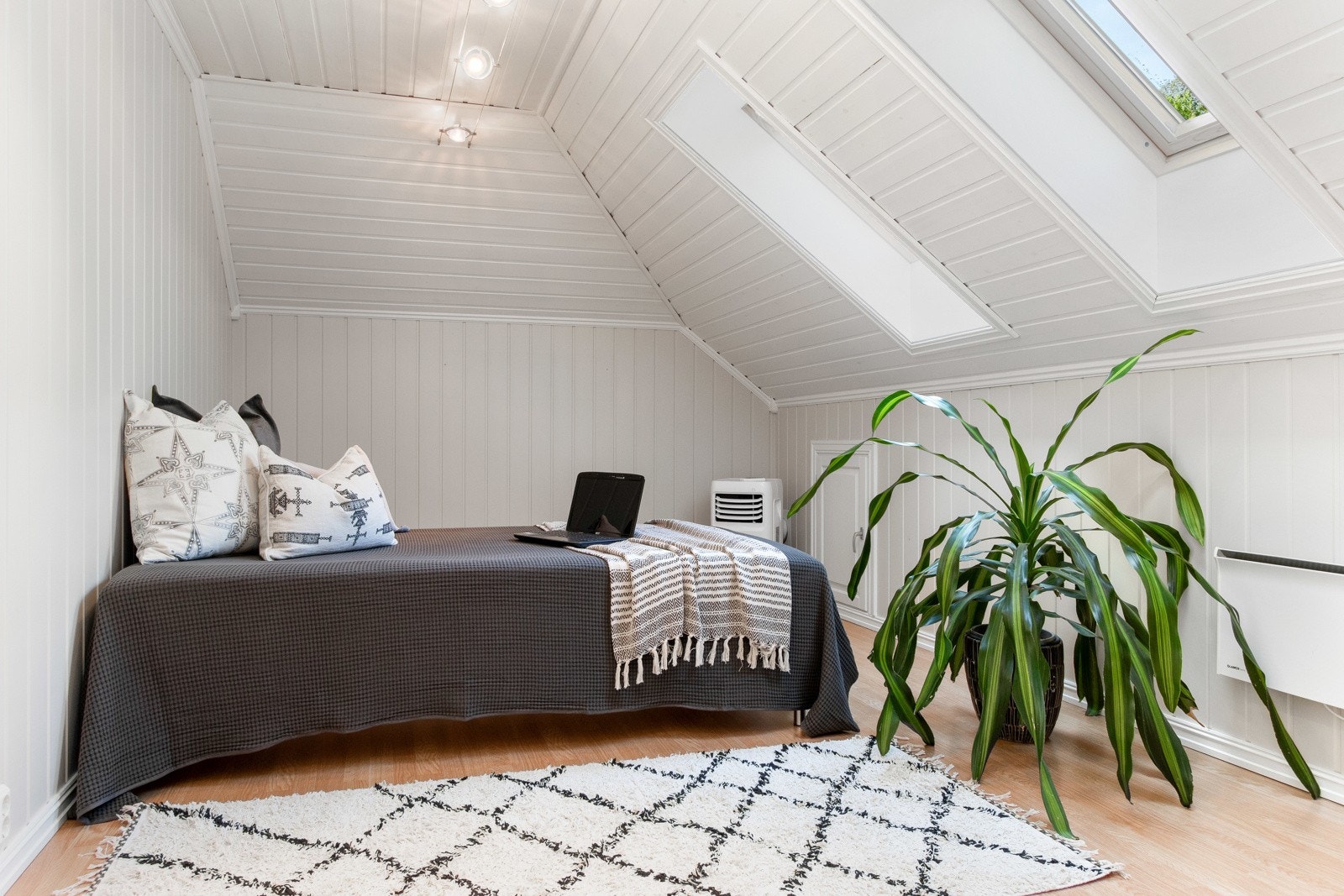 De øvrige soverommene ligger i overetasjen og er perfekt størrelse både for barn og ungdommer. Galleribilde