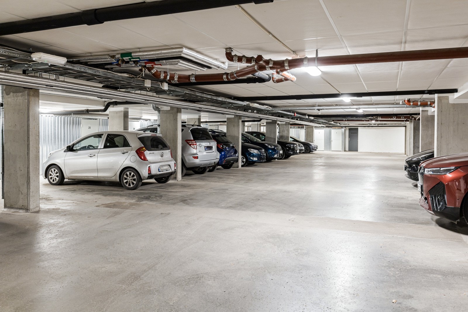 Det medfølger garasjeplass i garasjeanlegg. Galleribilde