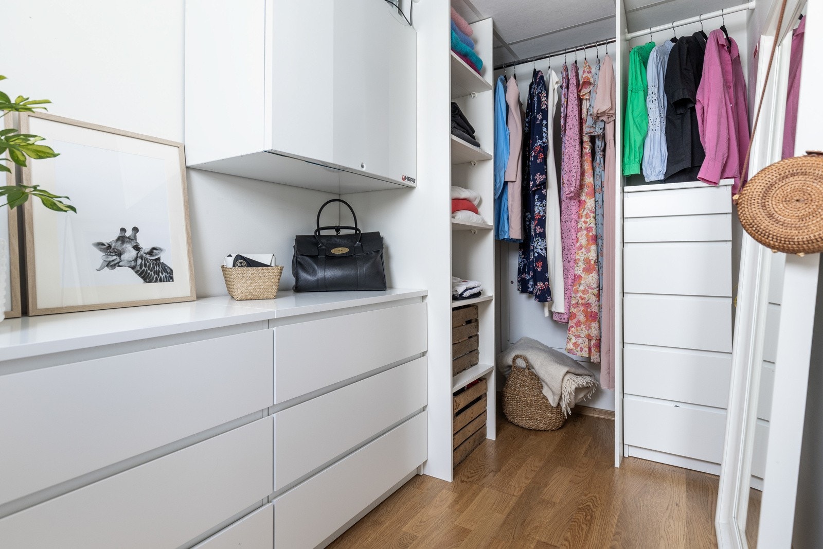 Eget walk-in closet til hovedsoverommet. Galleribilde