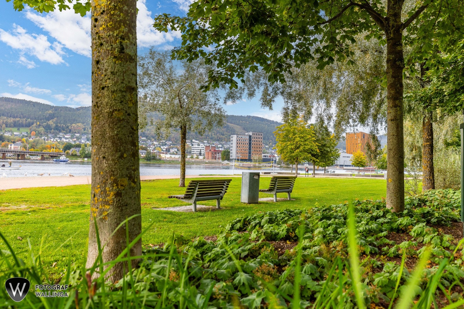 Ved å gå byen rundt vil du også passere Holmennokken og Byparken med flott lekeplass. Galleribilde