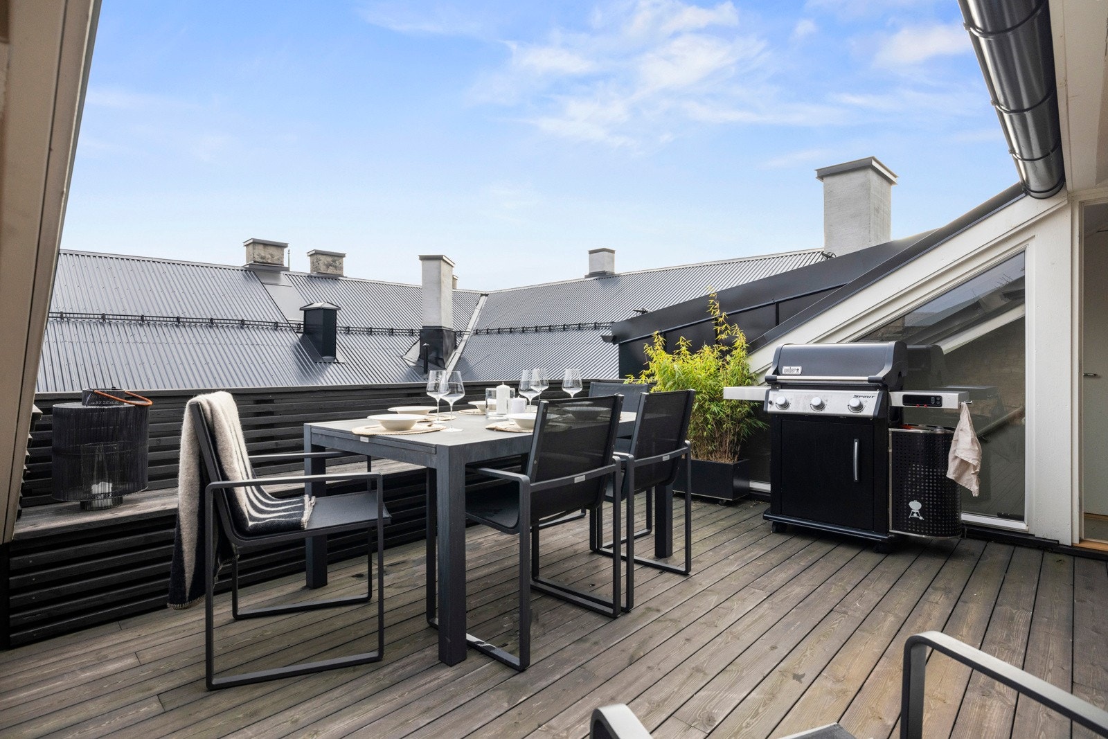 Velkommen til en flott toppleilighet i Valkyriegata med skjermet og privat takterrasse Galleribilde