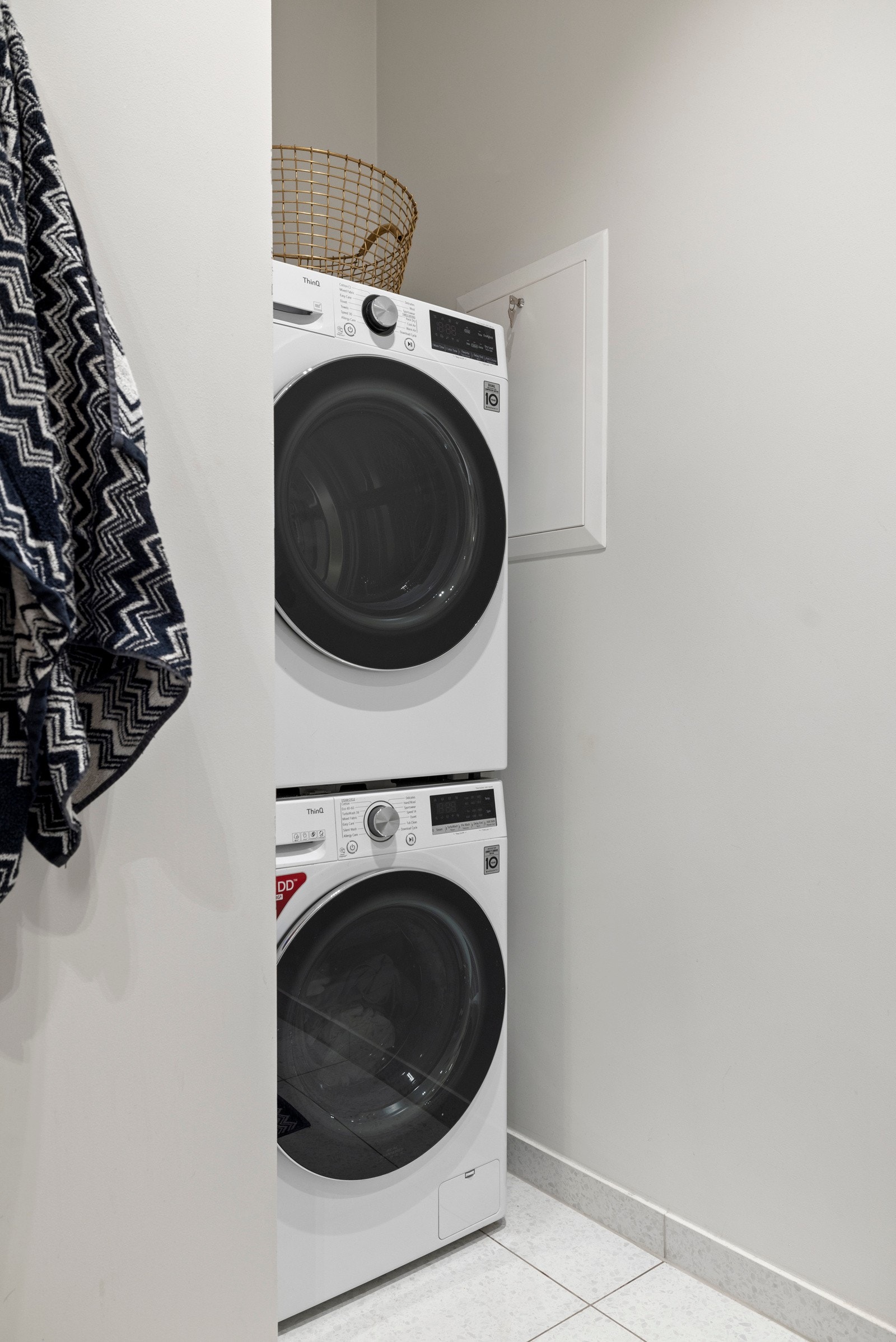 Opplegg for både vaskemaskin og tørketrommel Galleribilde