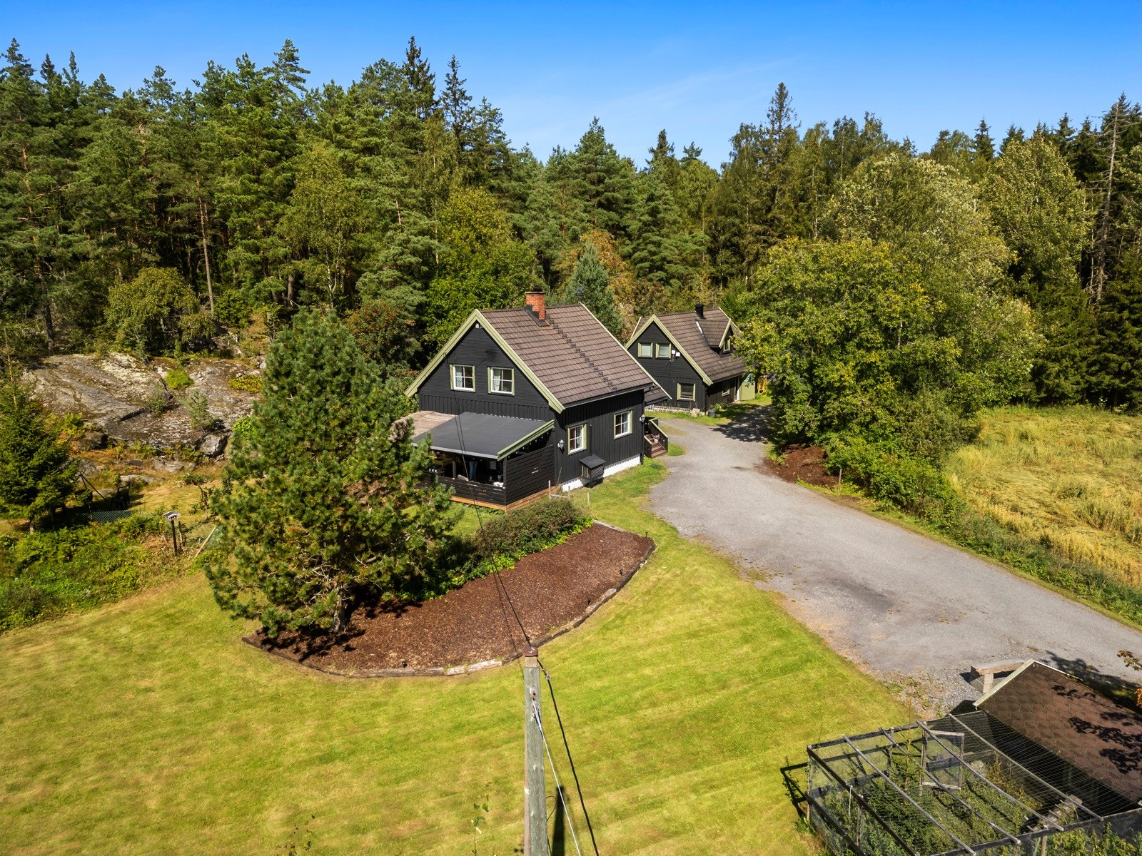 Ca 15 minutters kjøretur til Ski for med ett komplett servicetilbud. Galleribilde